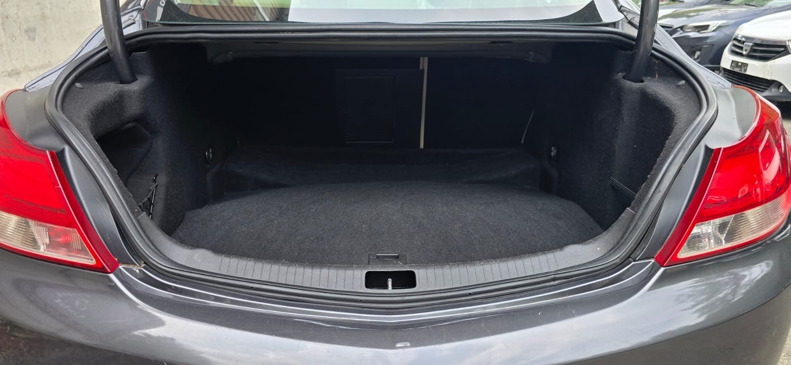 OPEL Insignia 2.0 Turbo Edition Automatic-image-4