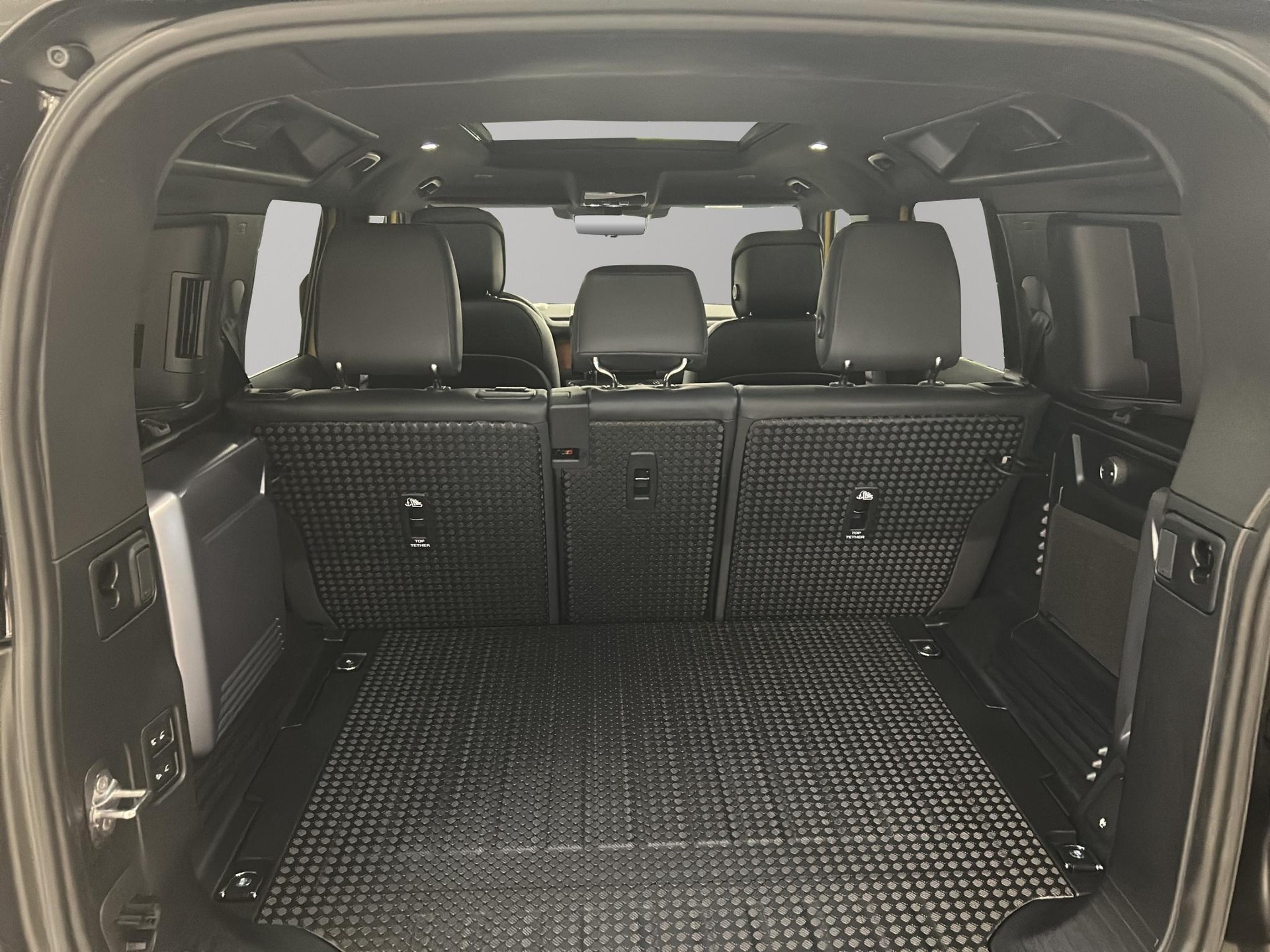 LAND ROVER Defender 110 3.0 D I6 350 Trophy Edition Yellow-image-3