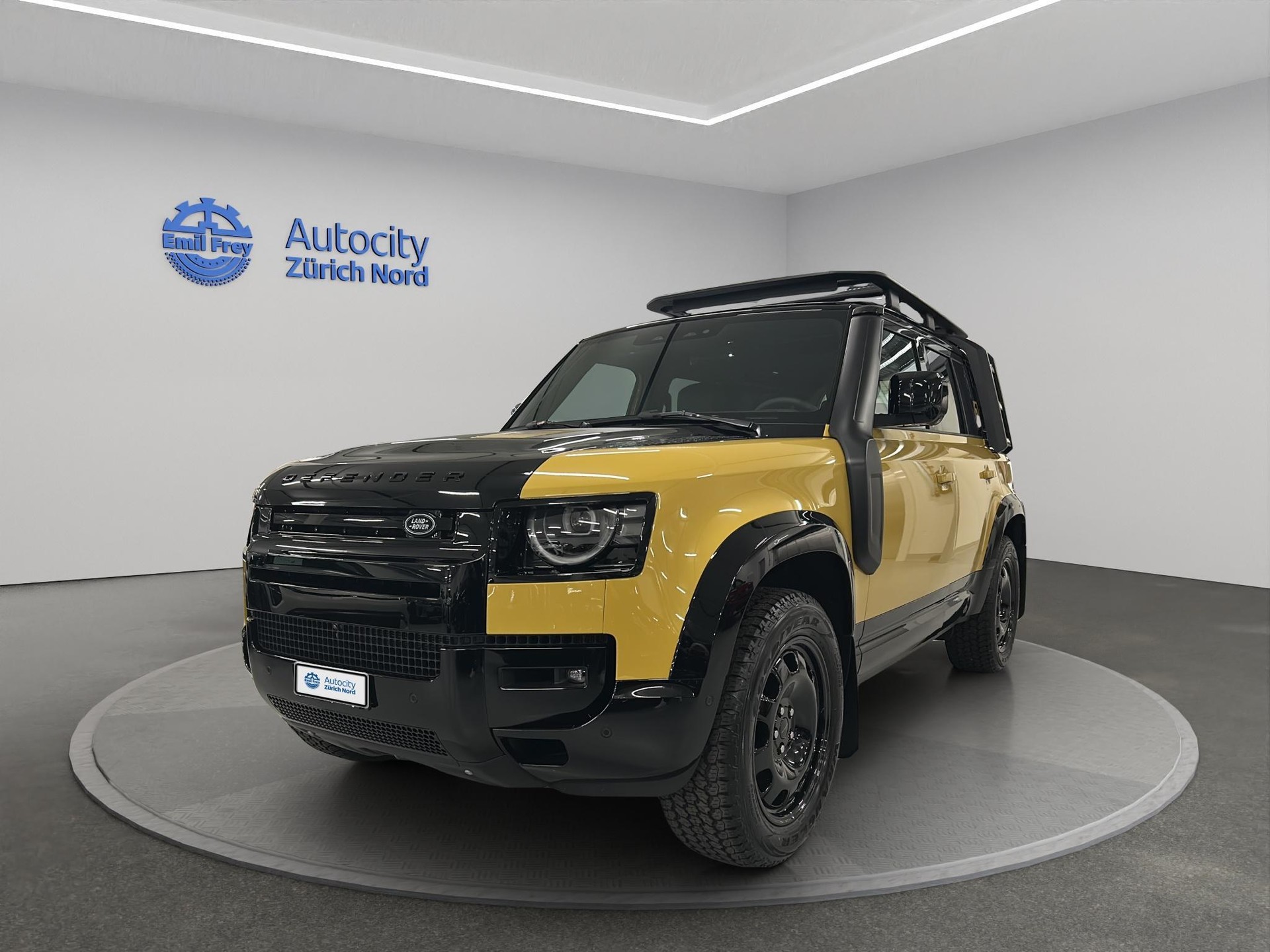 LAND ROVER Defender 110 3.0 D I6 350 Trophy Edition Yellow-image-0