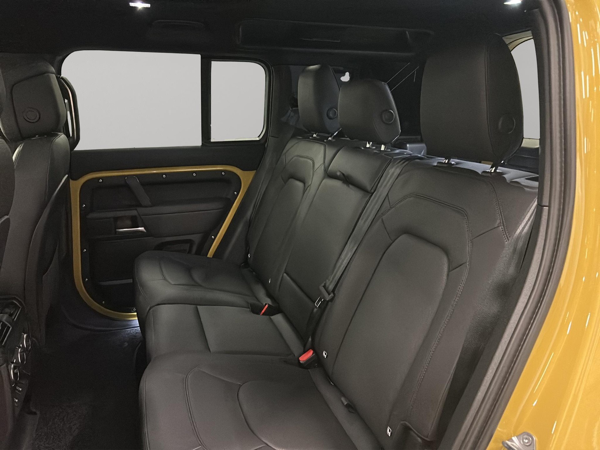 LAND ROVER Defender 110 3.0 D I6 350 Trophy Edition Yellow-image-8