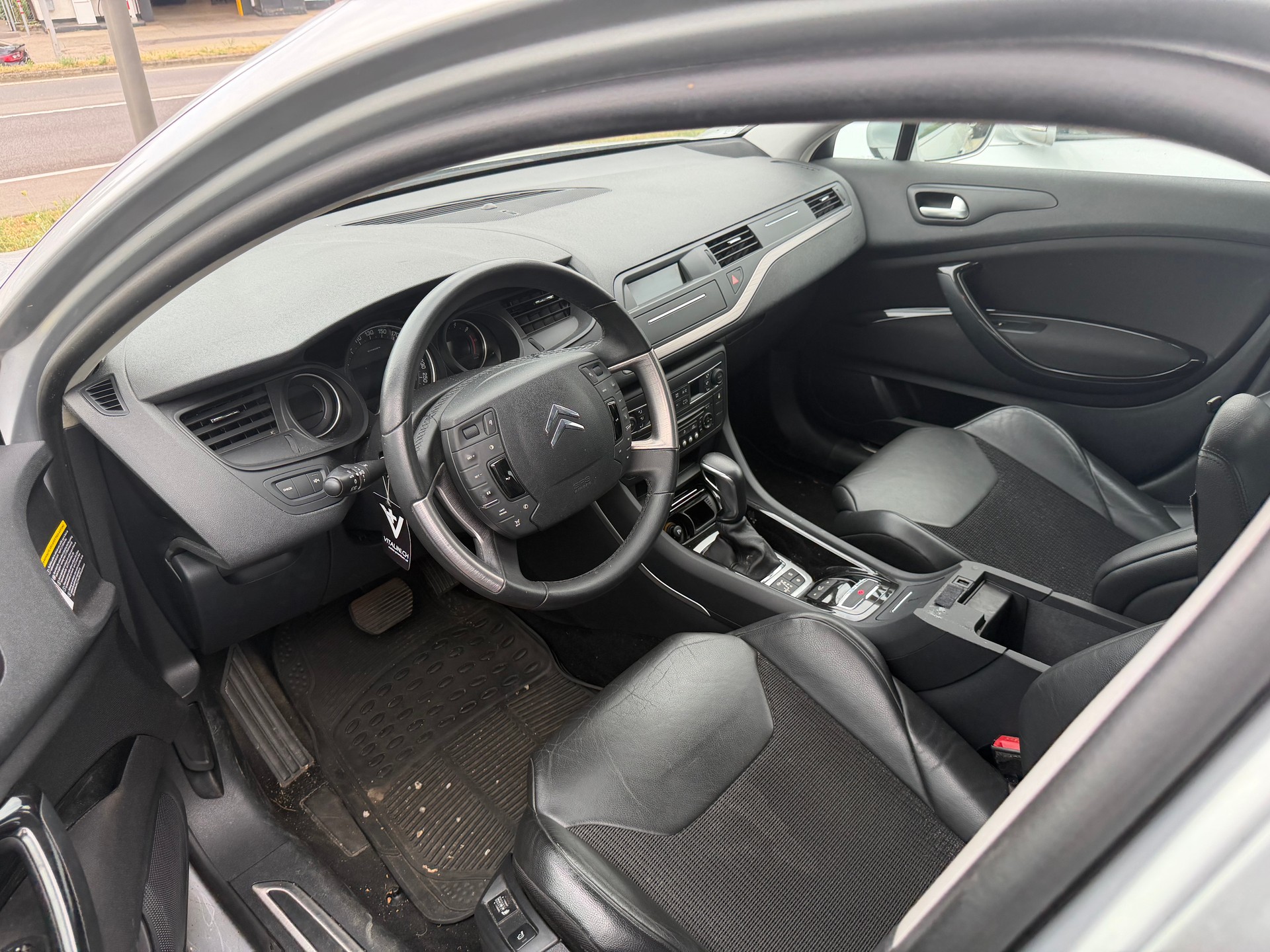 CITROEN C5 Berline 1.6 Turbo Exclusive Automatic-image-5