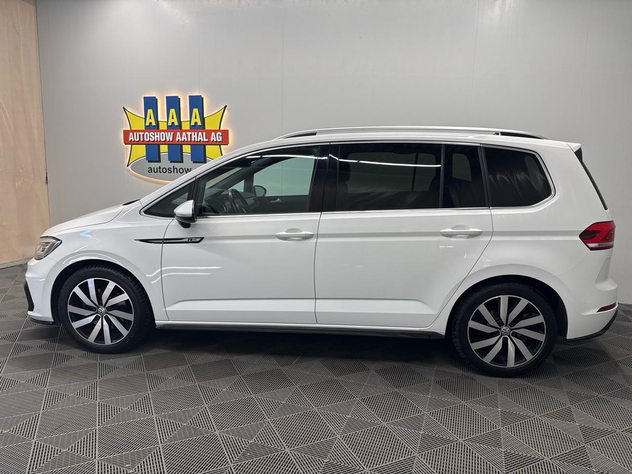 VW Touran 1.5 TSI EVO Trendline DSG-image-14