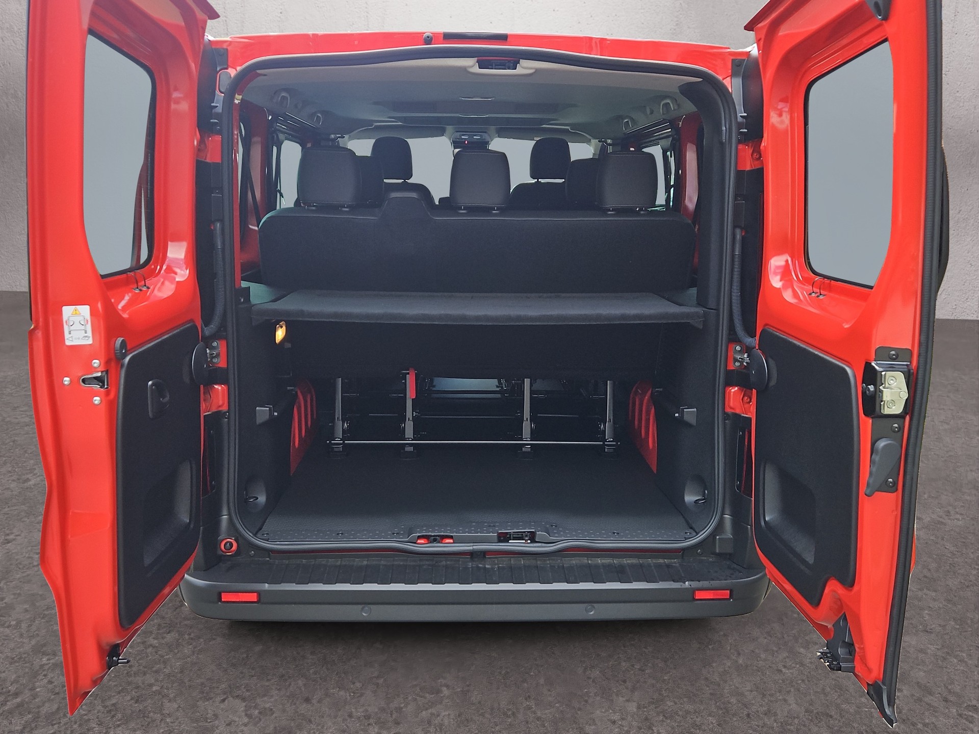 NISSAN Primastar DCT 170 L1H1 Tekna 8Plätzer FT-image-21
