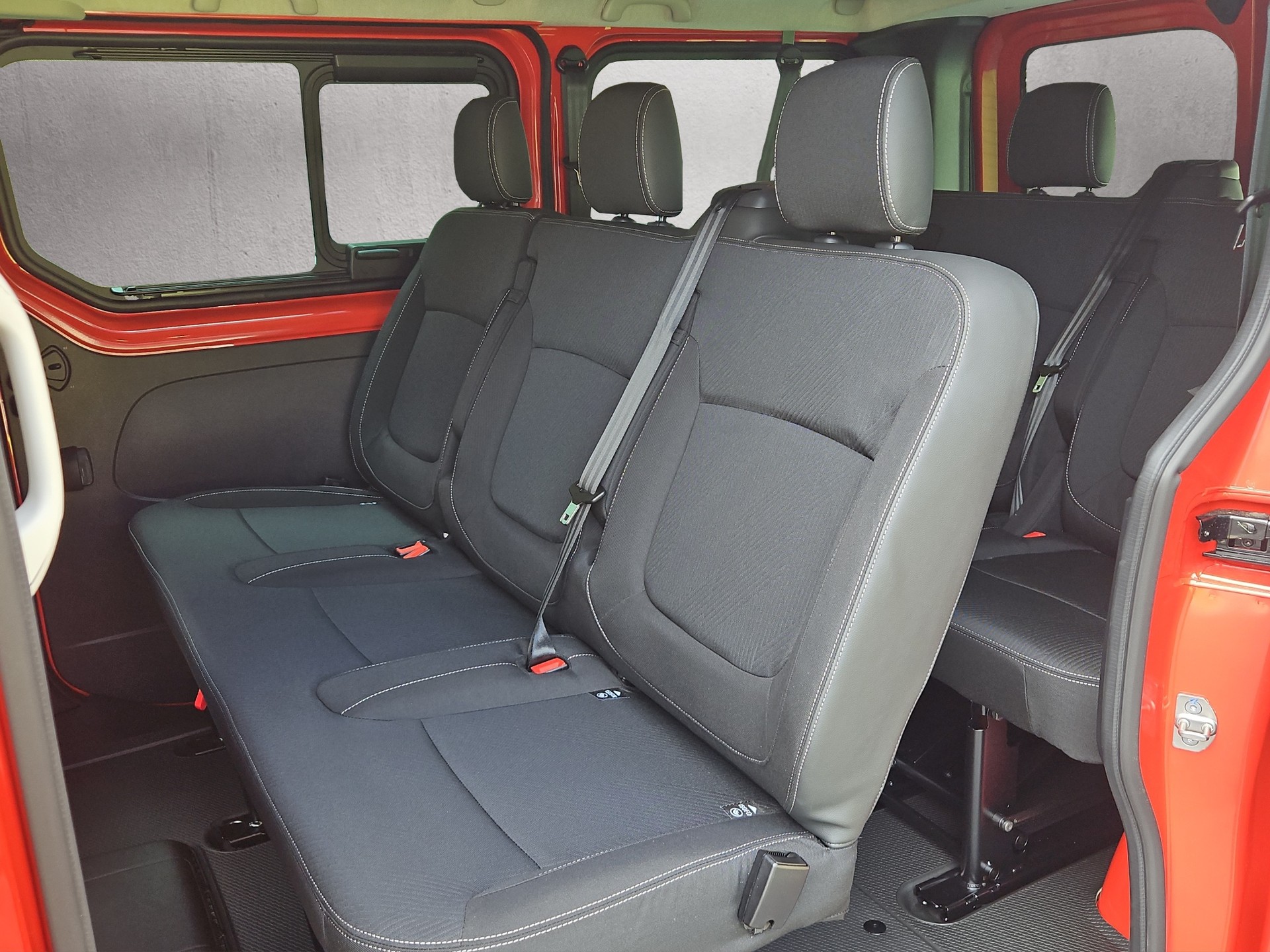 NISSAN Primastar DCT 170 L1H1 Tekna 8Plätzer FT-image-10