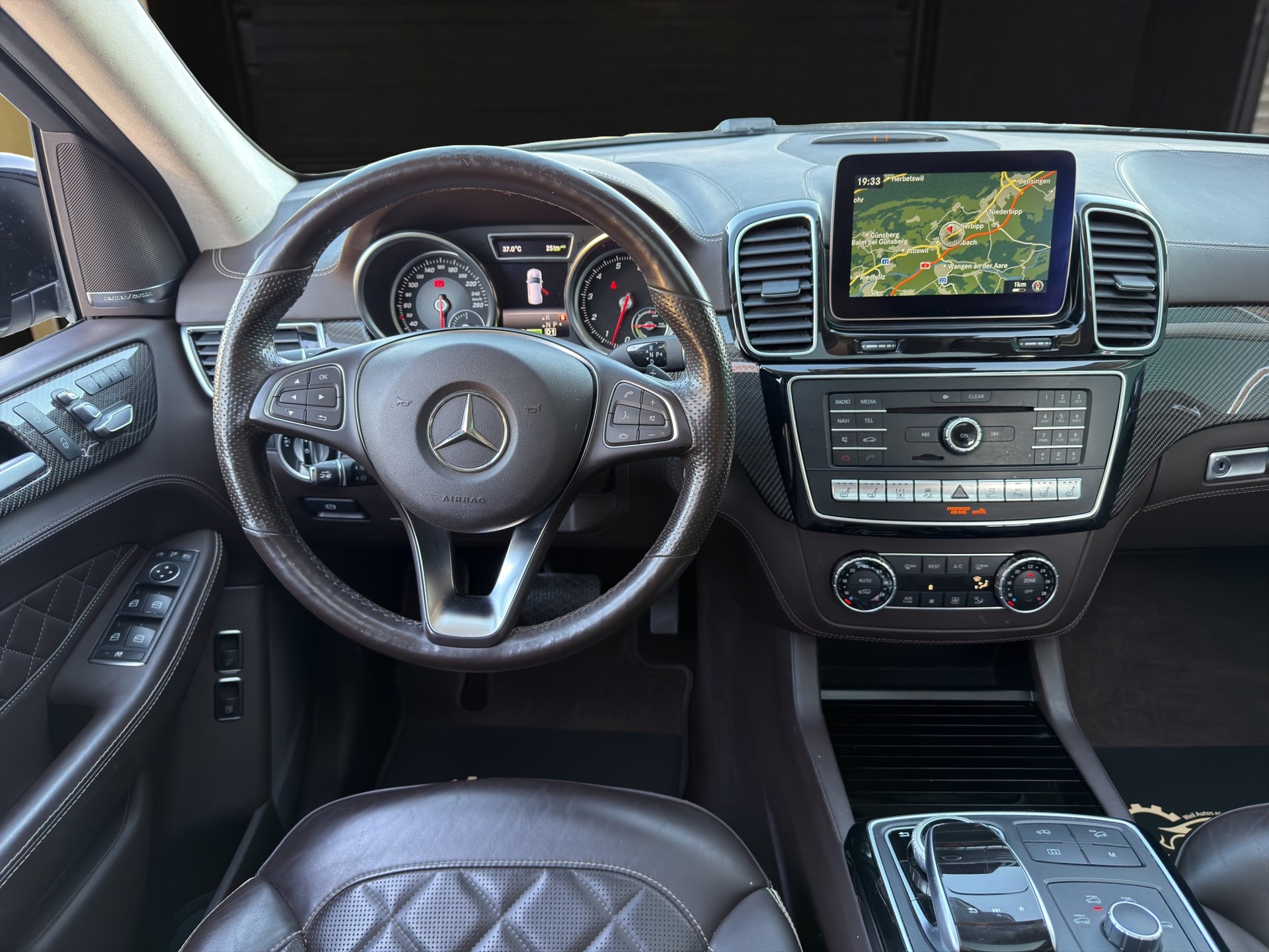 MERCEDES-BENZ GLE 500 e AMG Line 4Matic 7G-Tronic-image-12