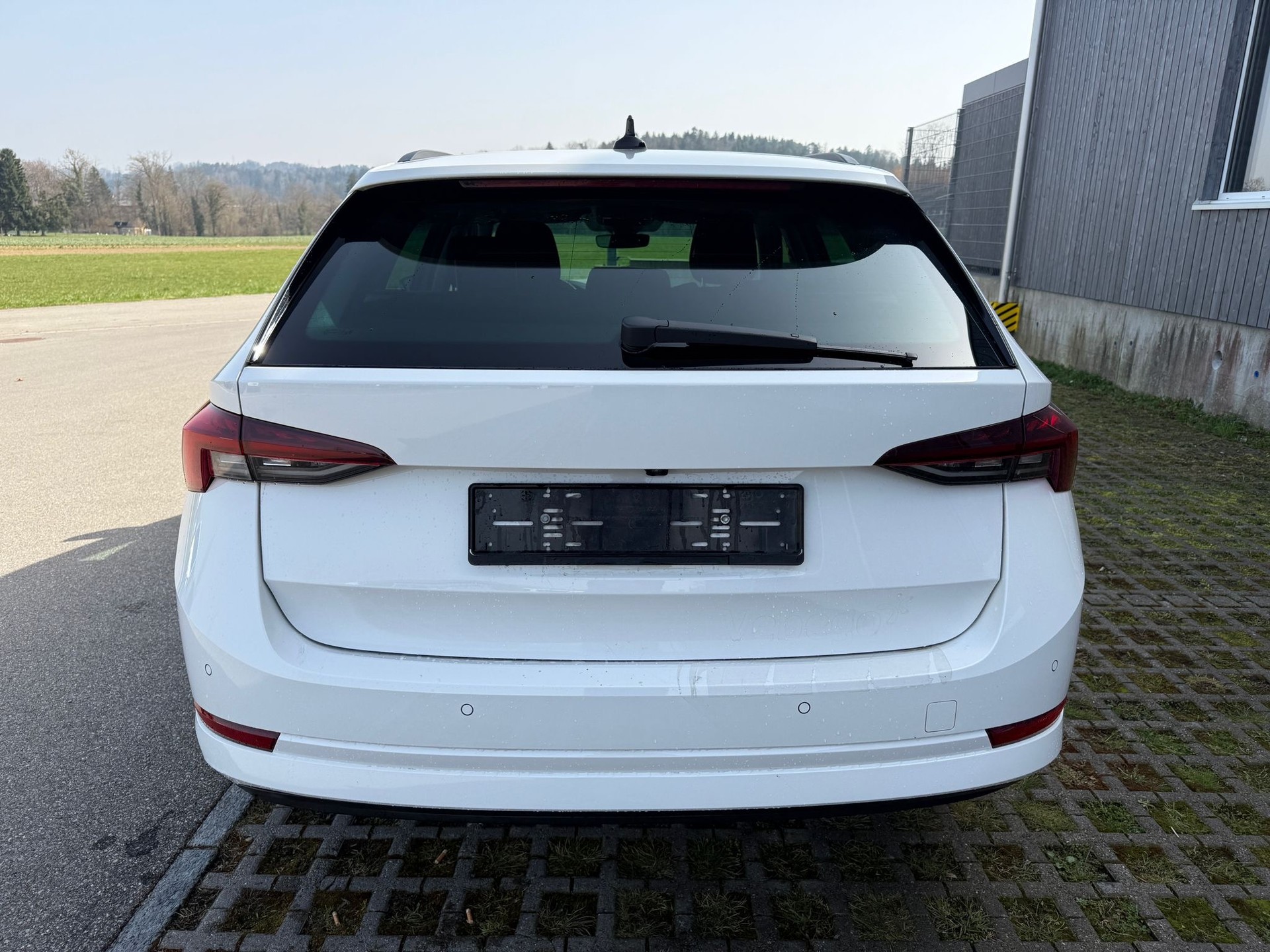 SKODA Octavia Combi 2.0 TDI DSG Ambition 4x4-image-3