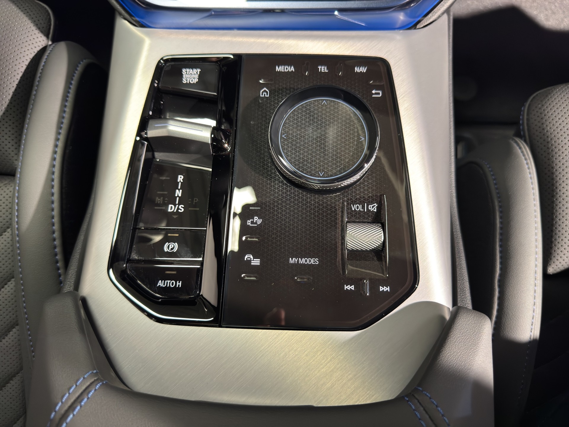 BMW X3 M50i-image-15