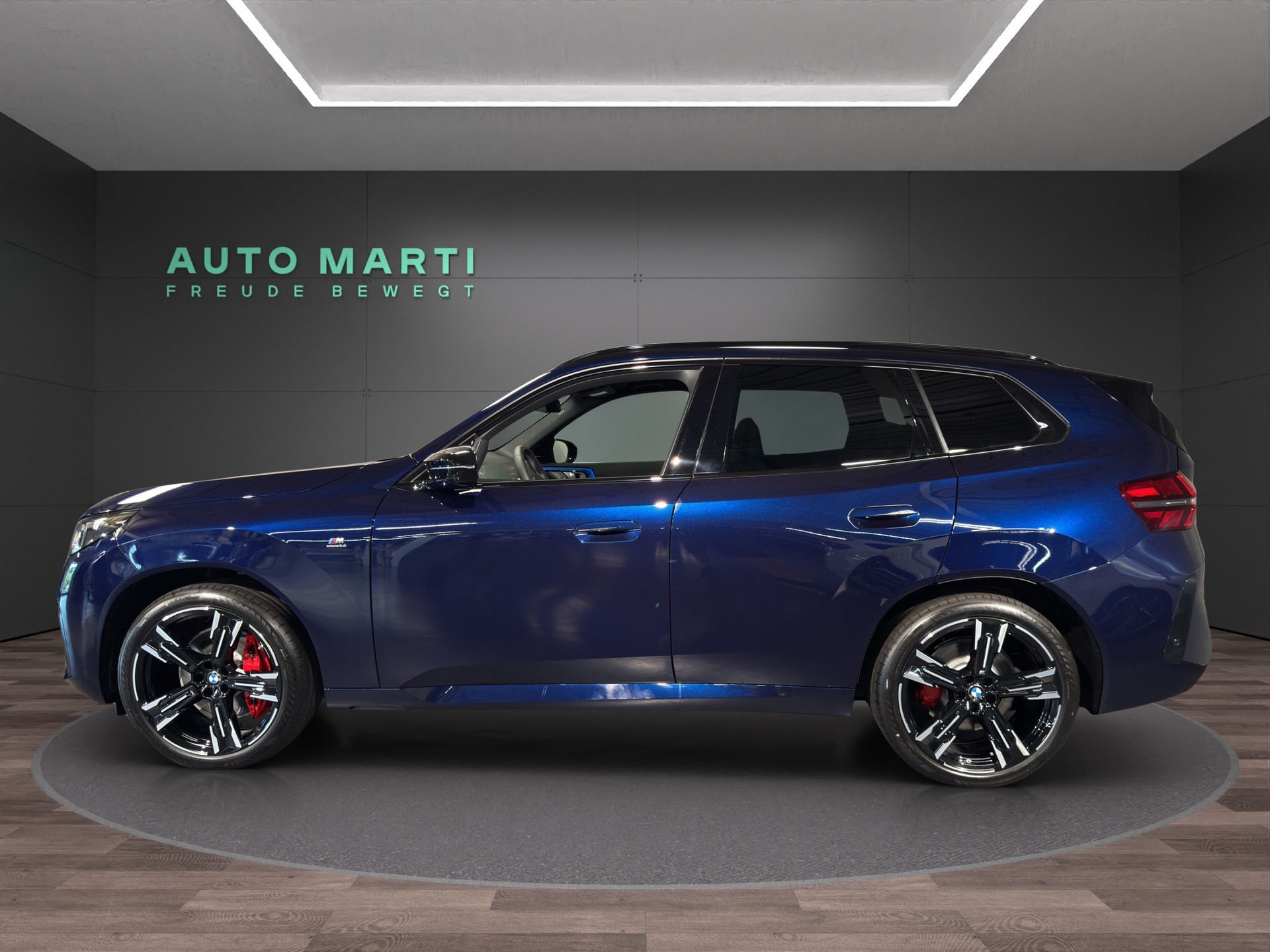 BMW X3 M50i-showroom-element-1