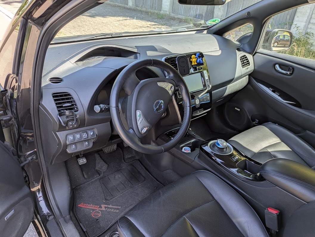 NISSAN Tekna-image-2