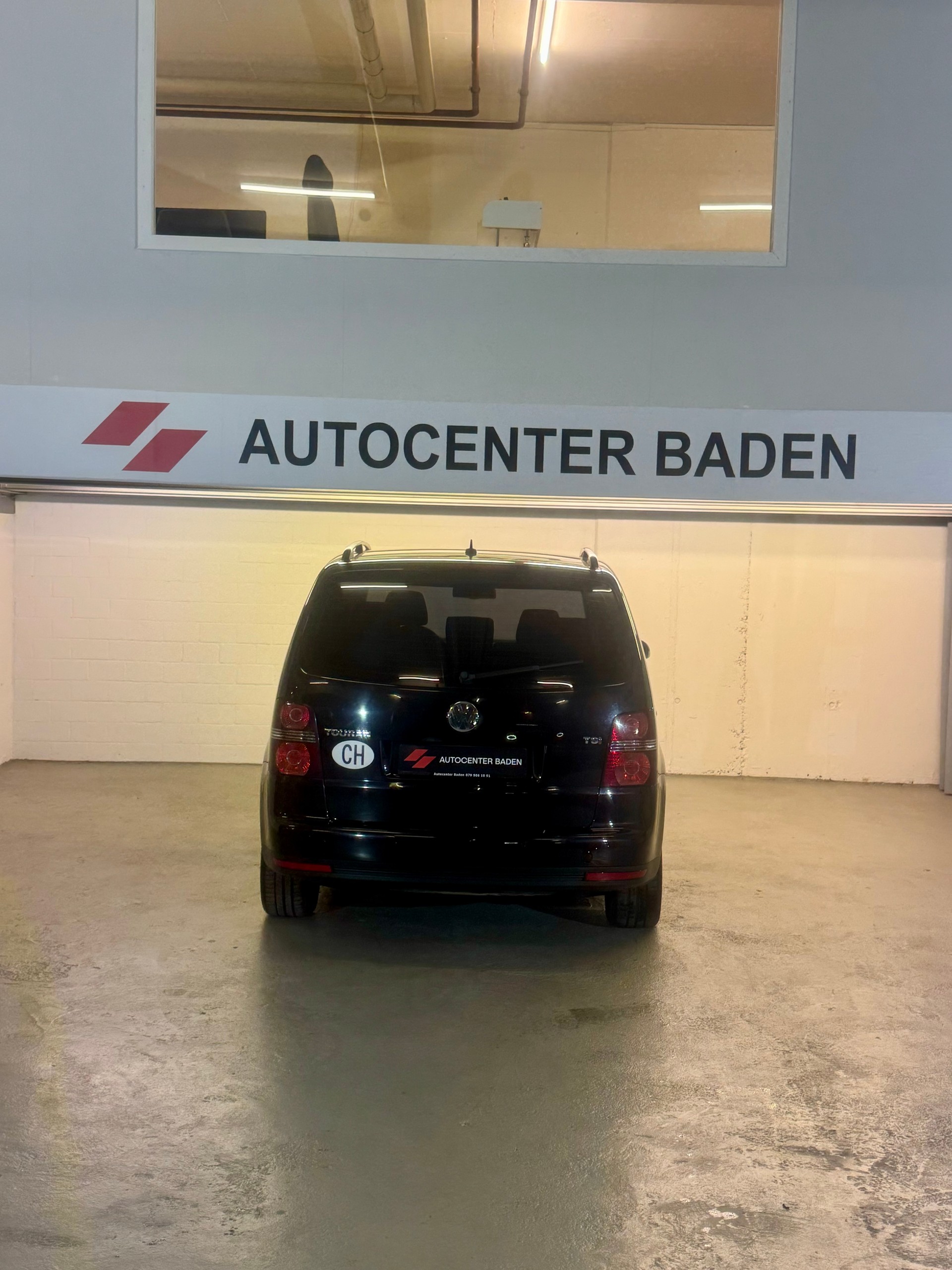 VW Touran 1.4 TSI Highline 7 Platz-image-4