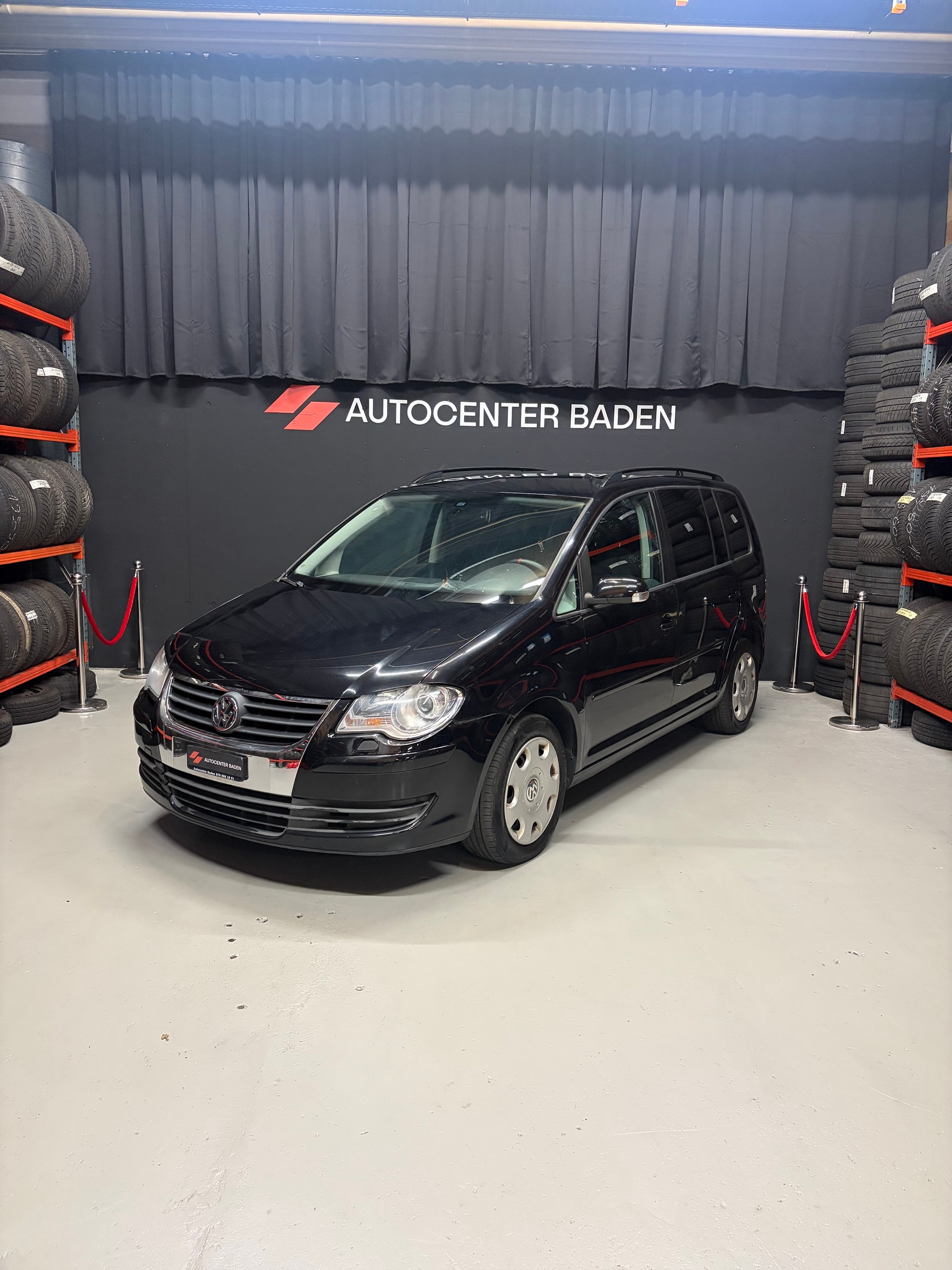 VW Touran 1.4 TSI Highline 7 Platz-image-0
