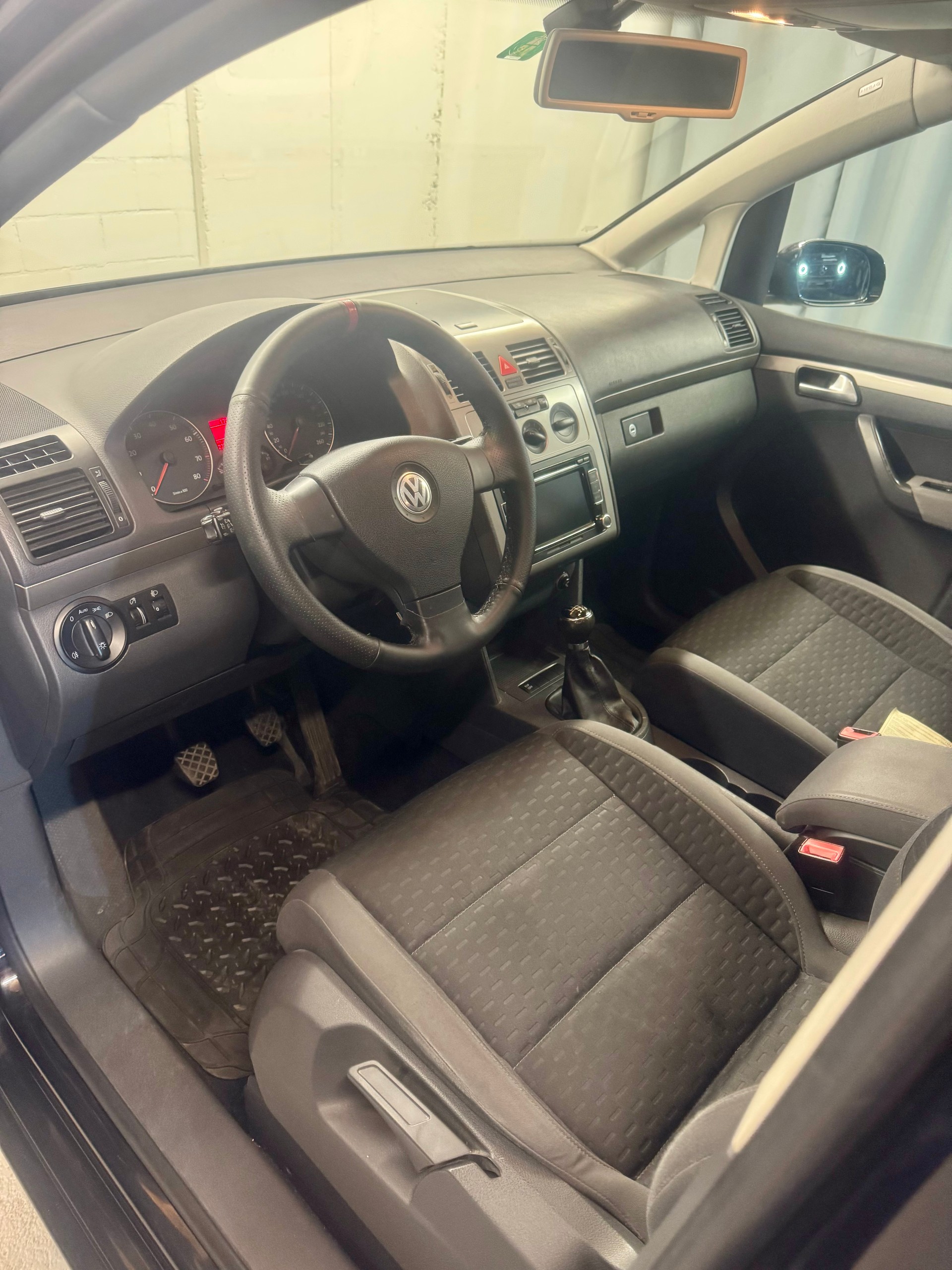 VW Touran 1.4 TSI Highline 7 Platz-image-6