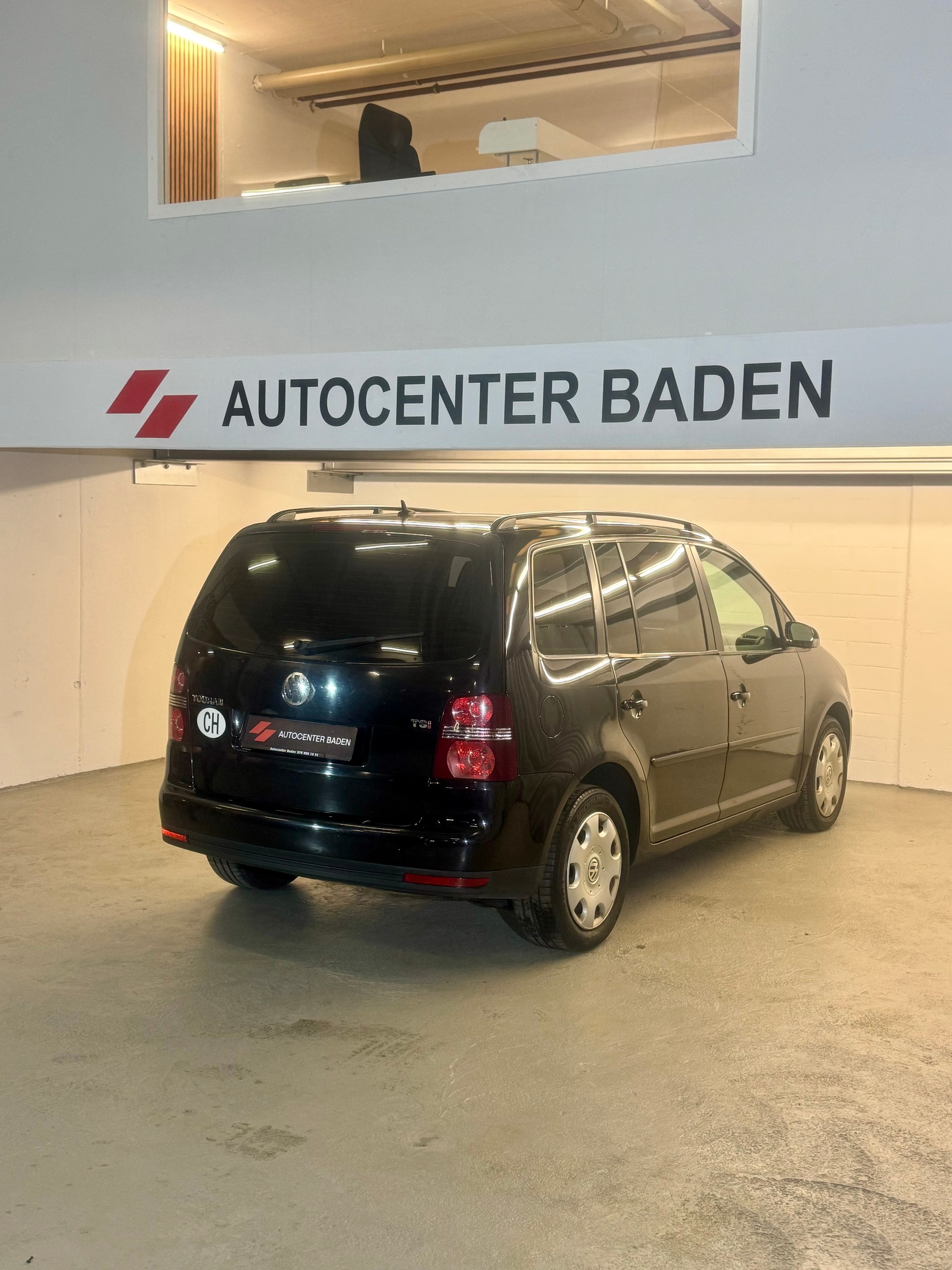 VW Touran 1.4 TSI Highline 7 Platz-image-2
