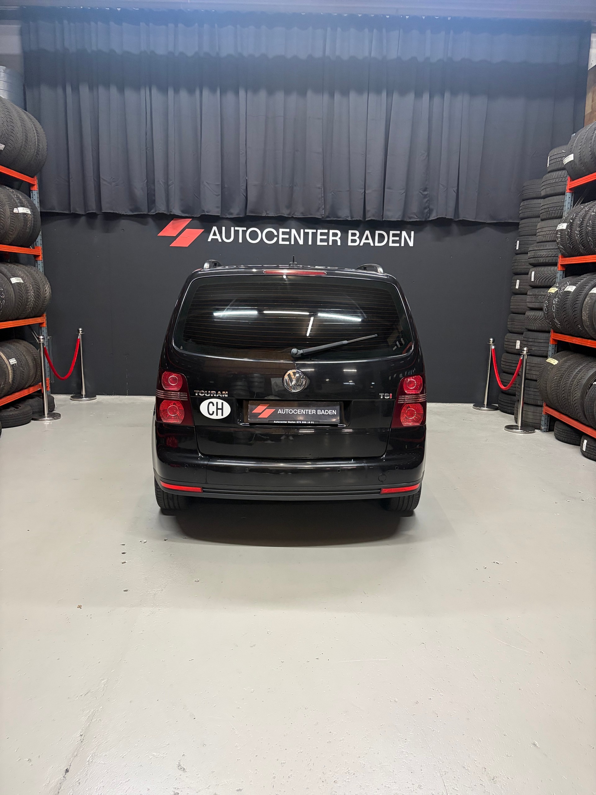 VW Touran 1.4 TSI Highline 7 Platz-image-5