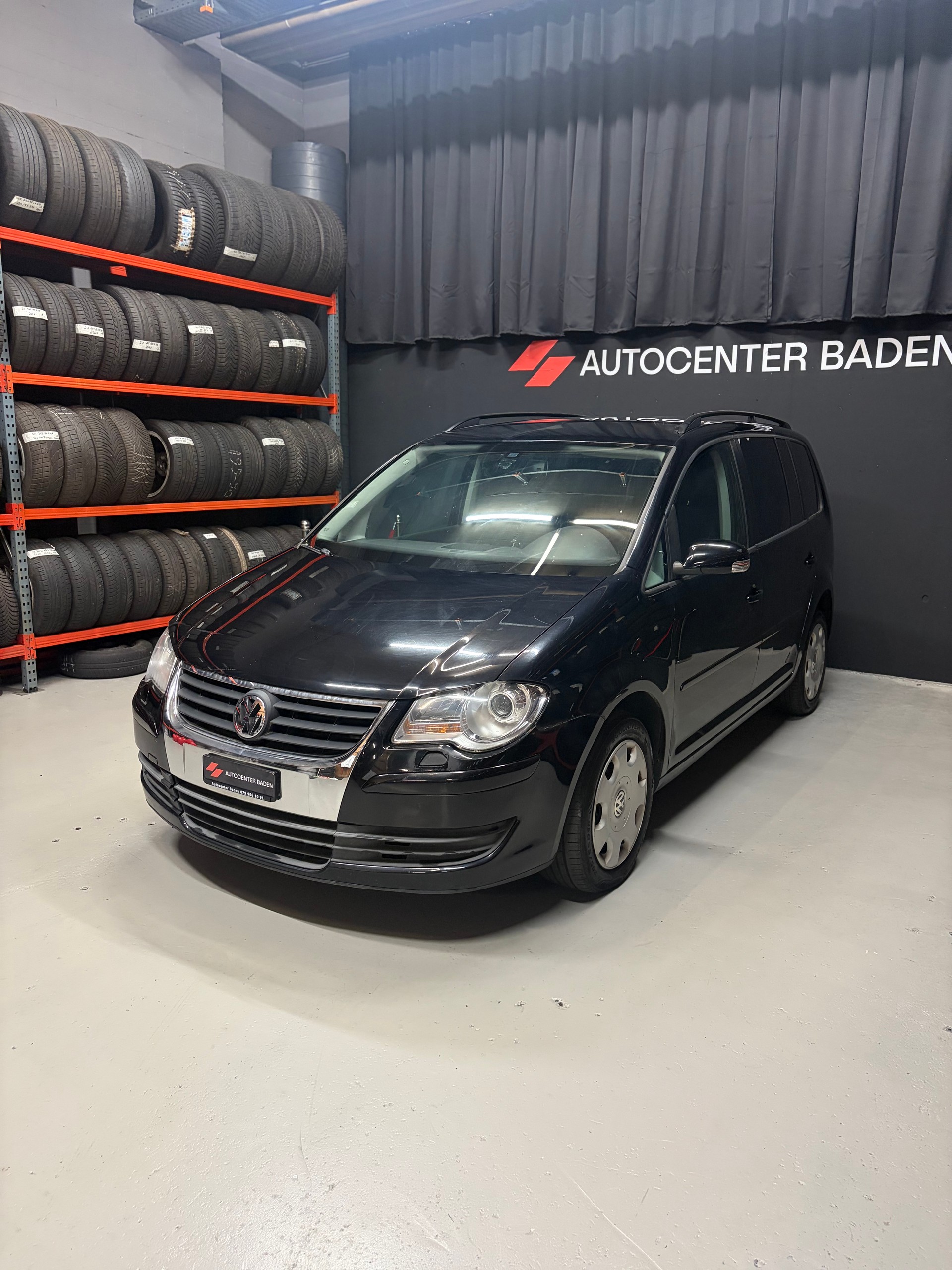 VW Touran 1.4 TSI Highline 7 Platz-image-1
