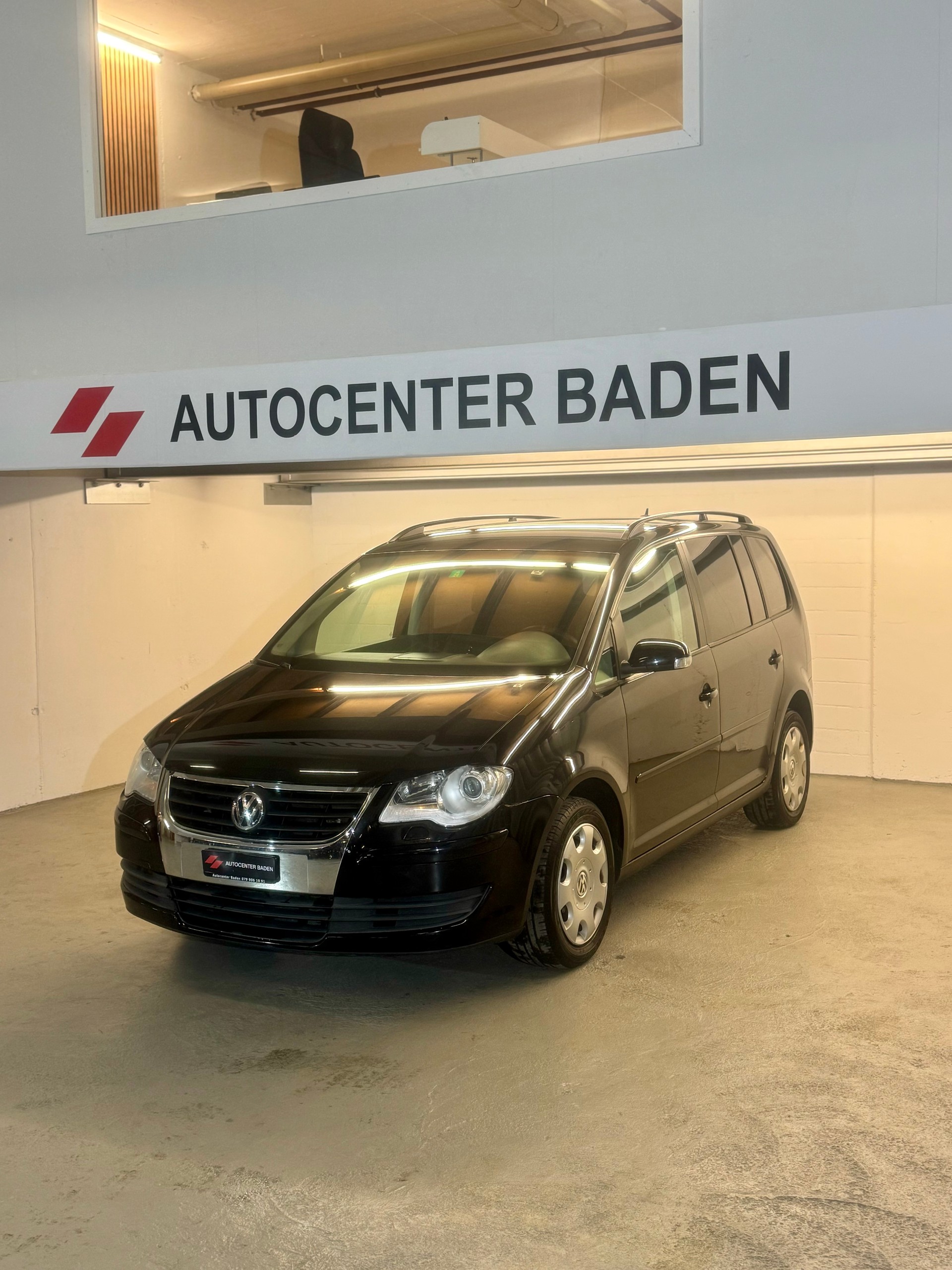 VW Touran 1.4 TSI Highline 7 Platz-image-0
