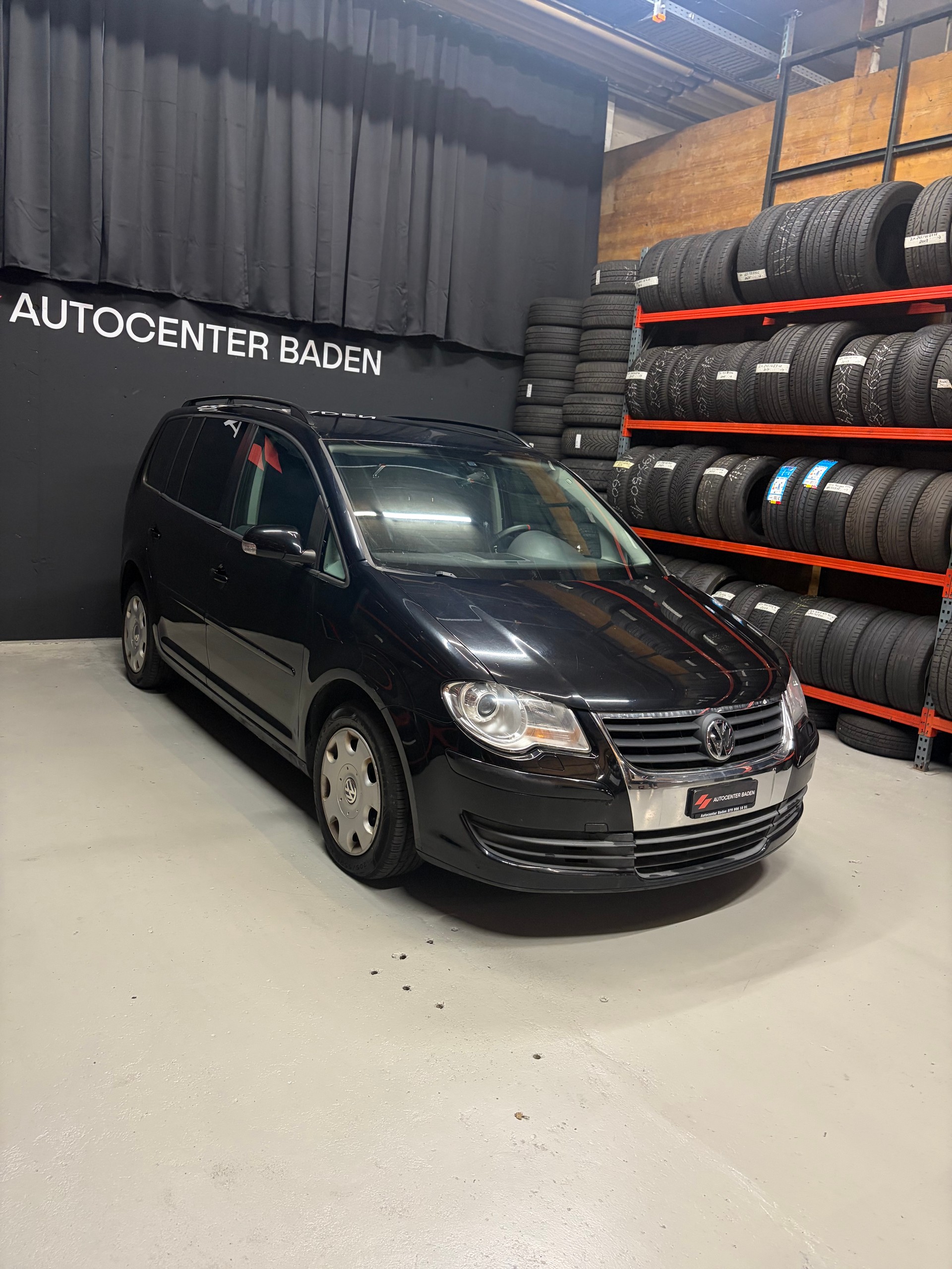 VW Touran 1.4 TSI Highline 7 Platz-image-3