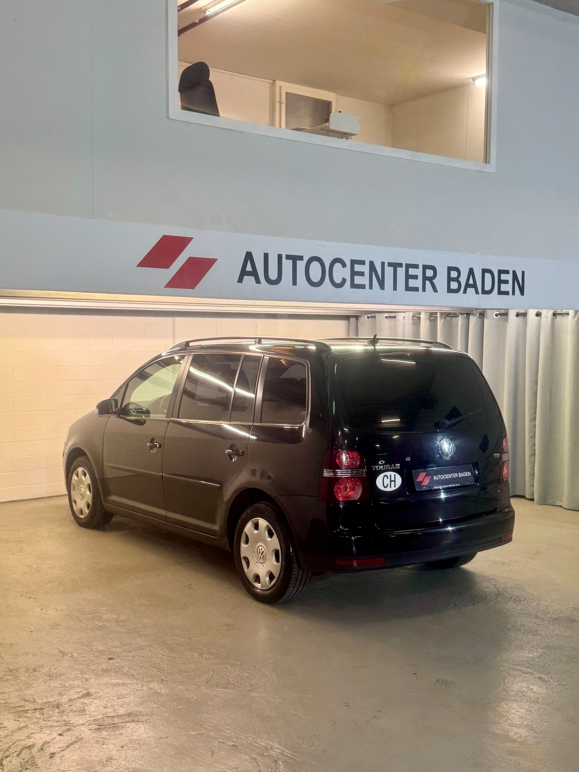 VW Touran 1.4 TSI Highline 7 Platz-image-5