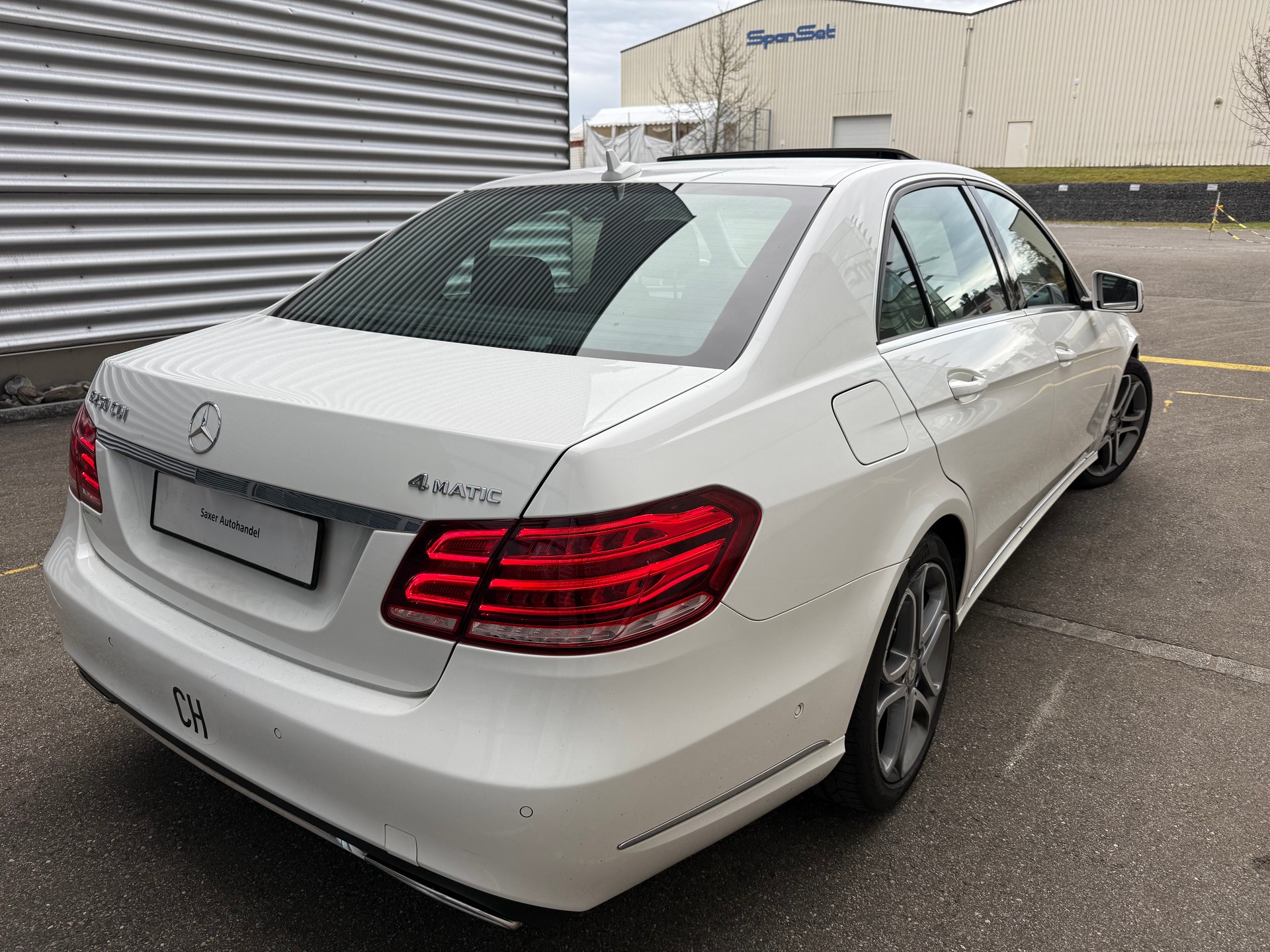 MERCEDES-BENZ E 250 CDI Avantgarde 4Matic 7G-Tronic-image-4