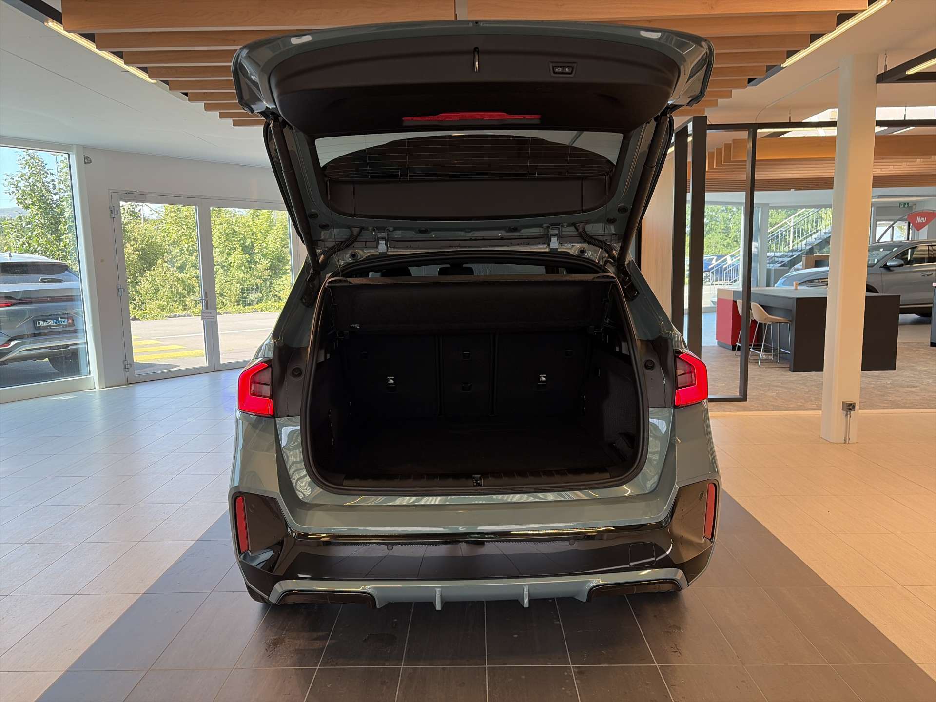 BMW X1 xDrive 25e M Sport 245PS Automat-image-7