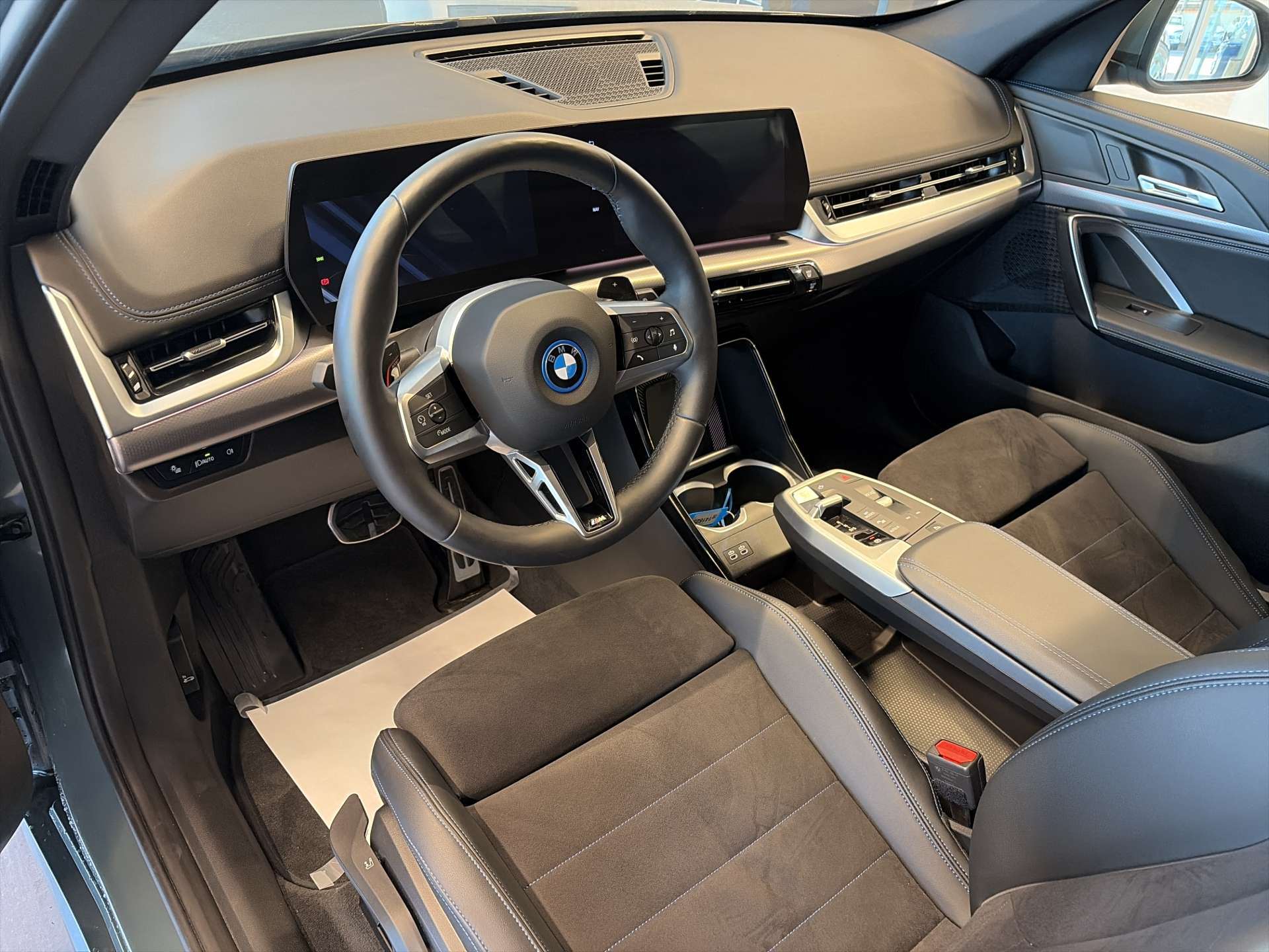 BMW X1 xDrive 25e M Sport 245PS Automat-image-5