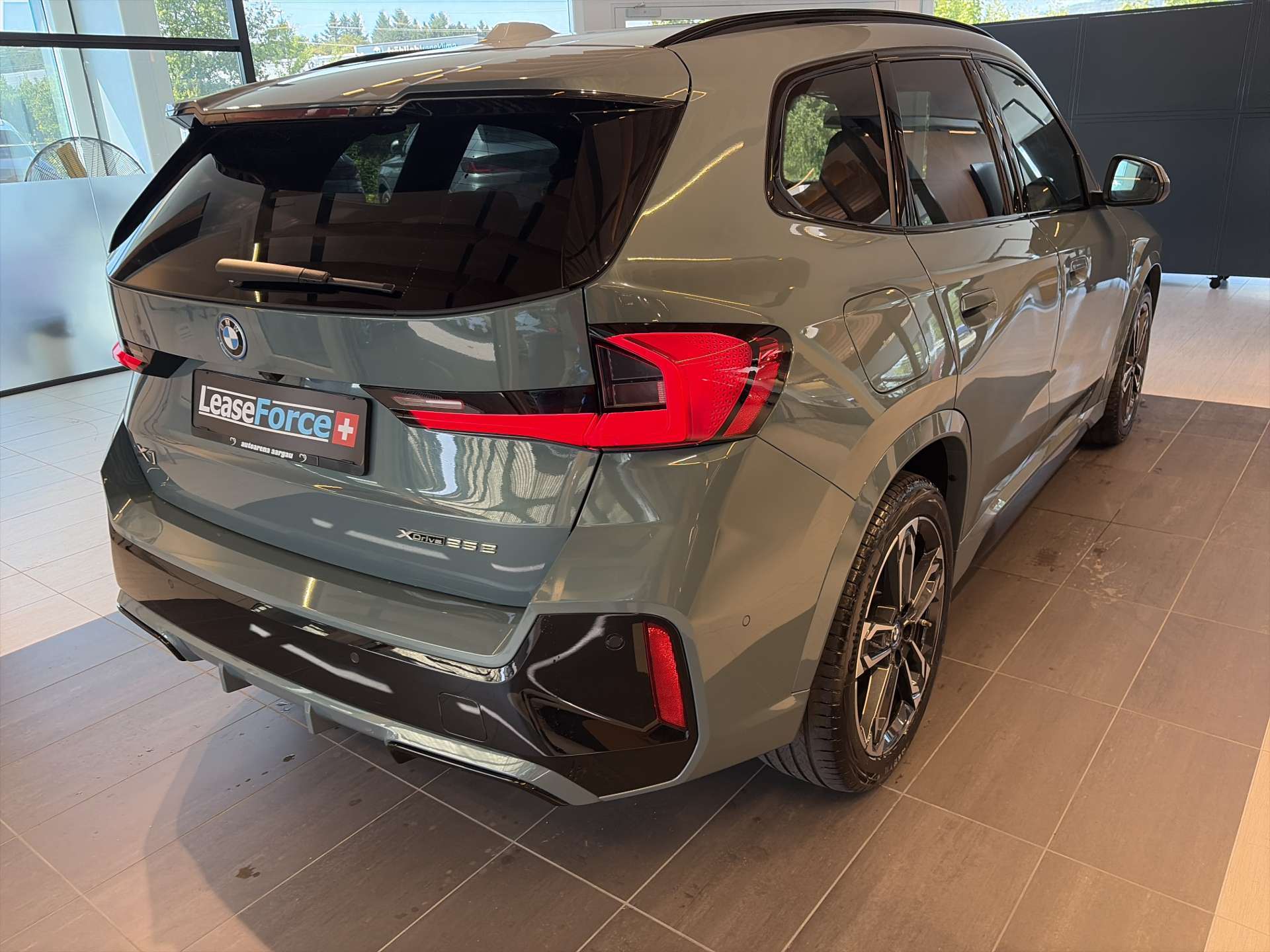 BMW X1 xDrive 25e M Sport 245PS Automat-image-2