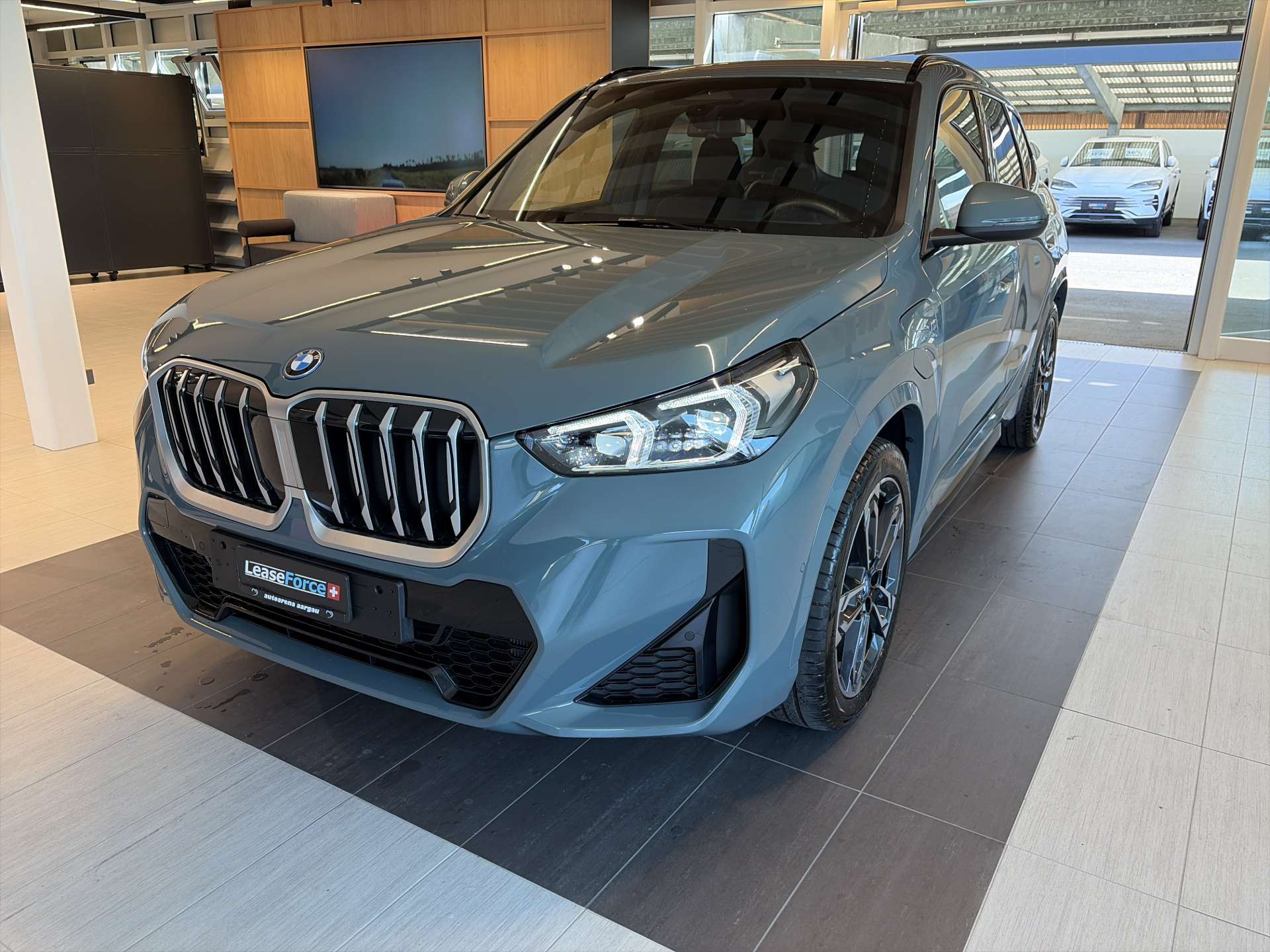 BMW X1 xDrive 25e M Sport 245PS Automat-image-0