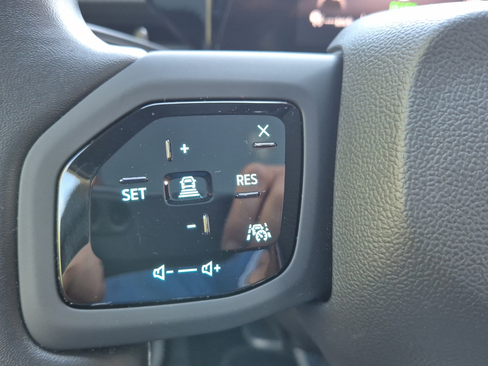 FORD Explorer Elektro 77kWh Extended Range*Panoramadach*Head Up Display*360°Kamera*Anhängerkupplung*-image-30