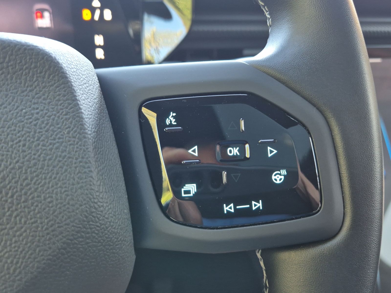 FORD Explorer Elektro 77kWh Extended Range*Panoramadach*Head Up Display*360°Kamera*Anhängerkupplung*-image-31