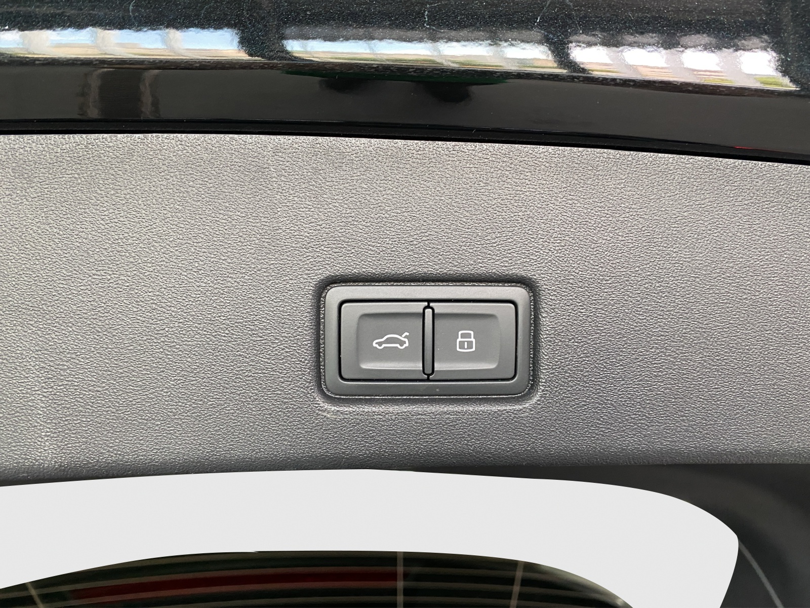 AUDI Q4 e-tron 50 quattro-image-15