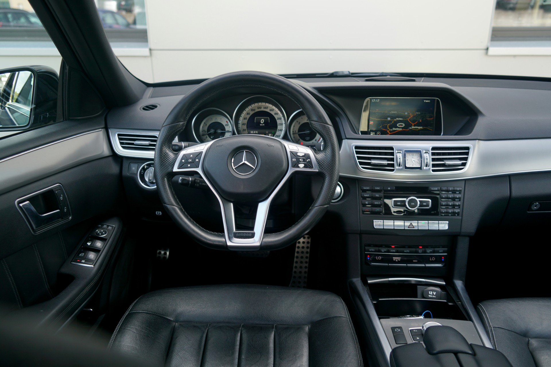 MERCEDES-BENZ E 250 CDI Sport-Paket AMG Avantgarde 4Matic 7G-Tronic (CH)-image-5