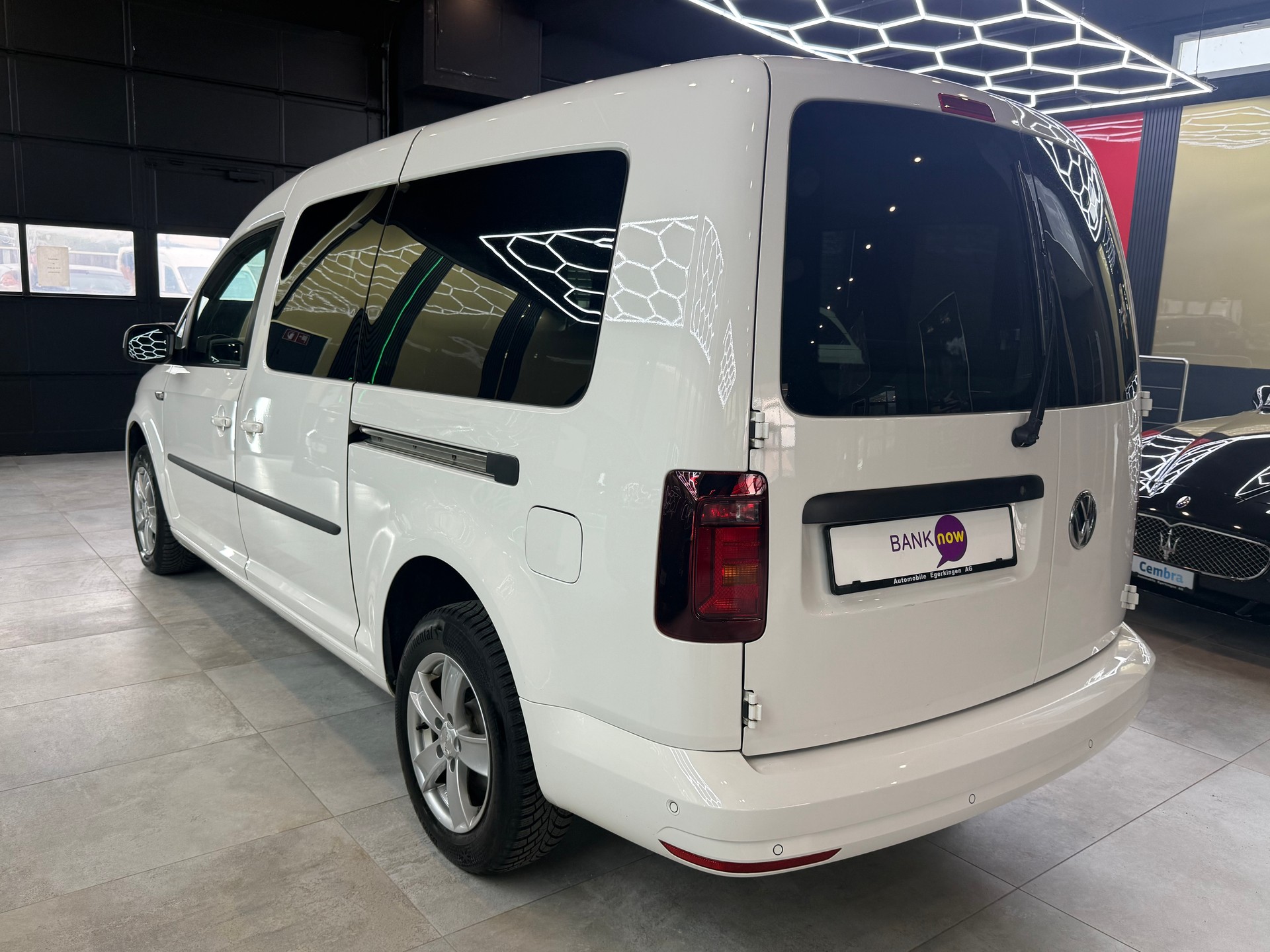 VW Caddy Maxi 2.0TDI BlueMotion Technology DSG-image-6