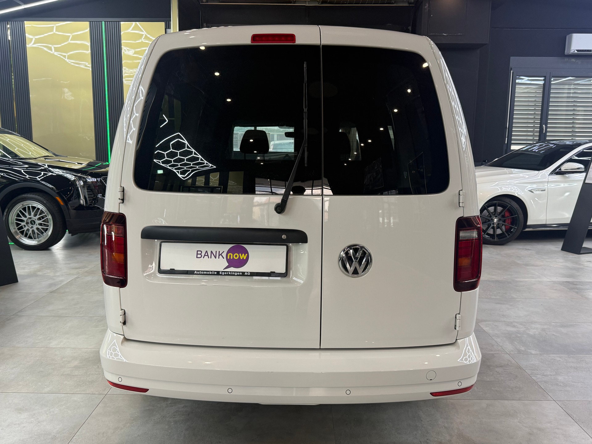VW Caddy Maxi 2.0TDI BlueMotion Technology DSG-image-5