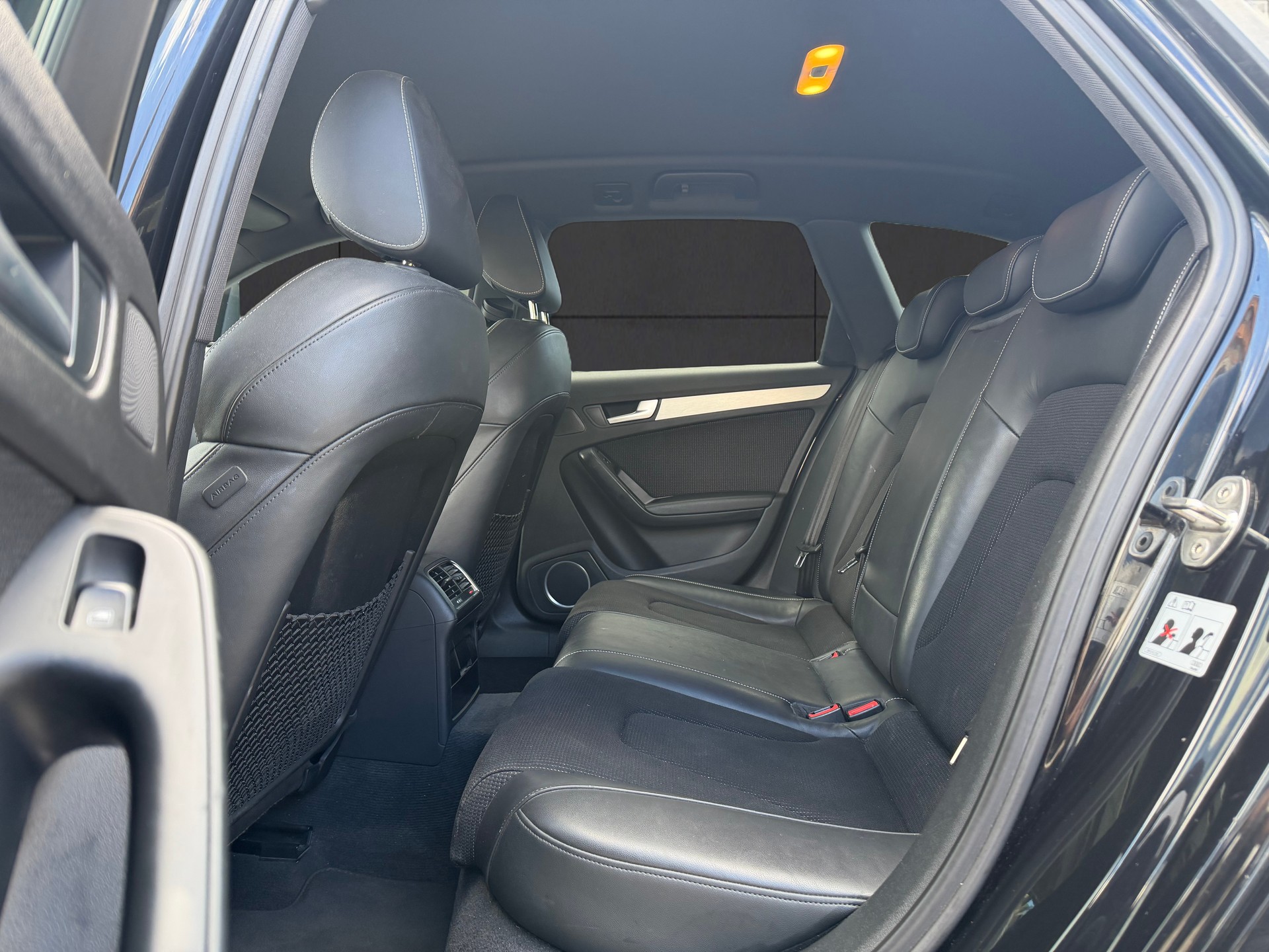 AUDI A4 Avant 2.0 TFSI quattro S-tronic-image-11