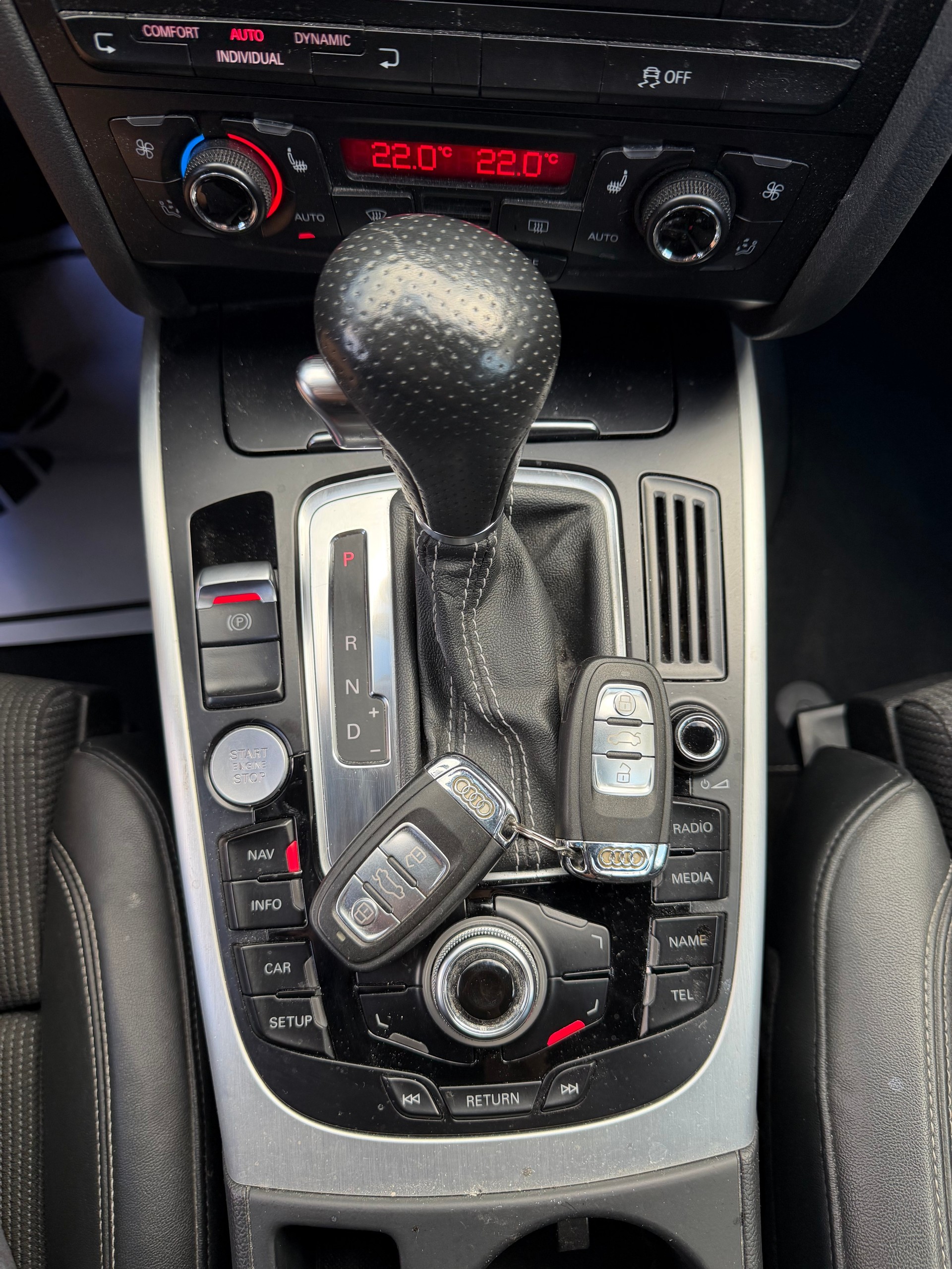 AUDI A4 Avant 2.0 TFSI quattro S-tronic-image-17