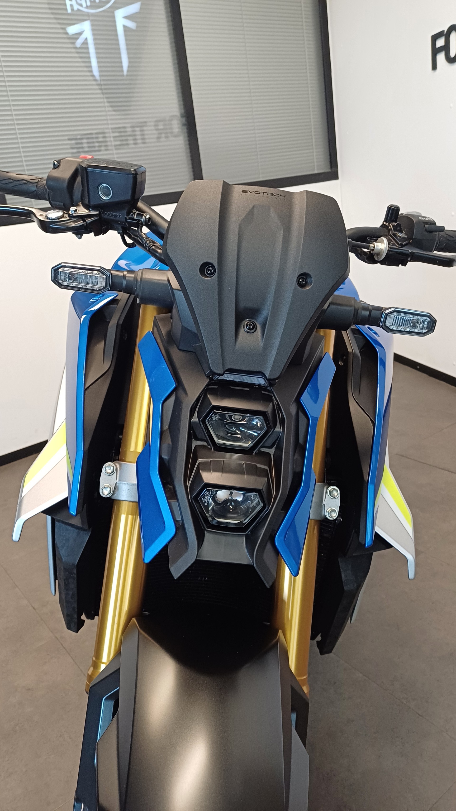 SUZUKI GSX-S 1000-image-9
