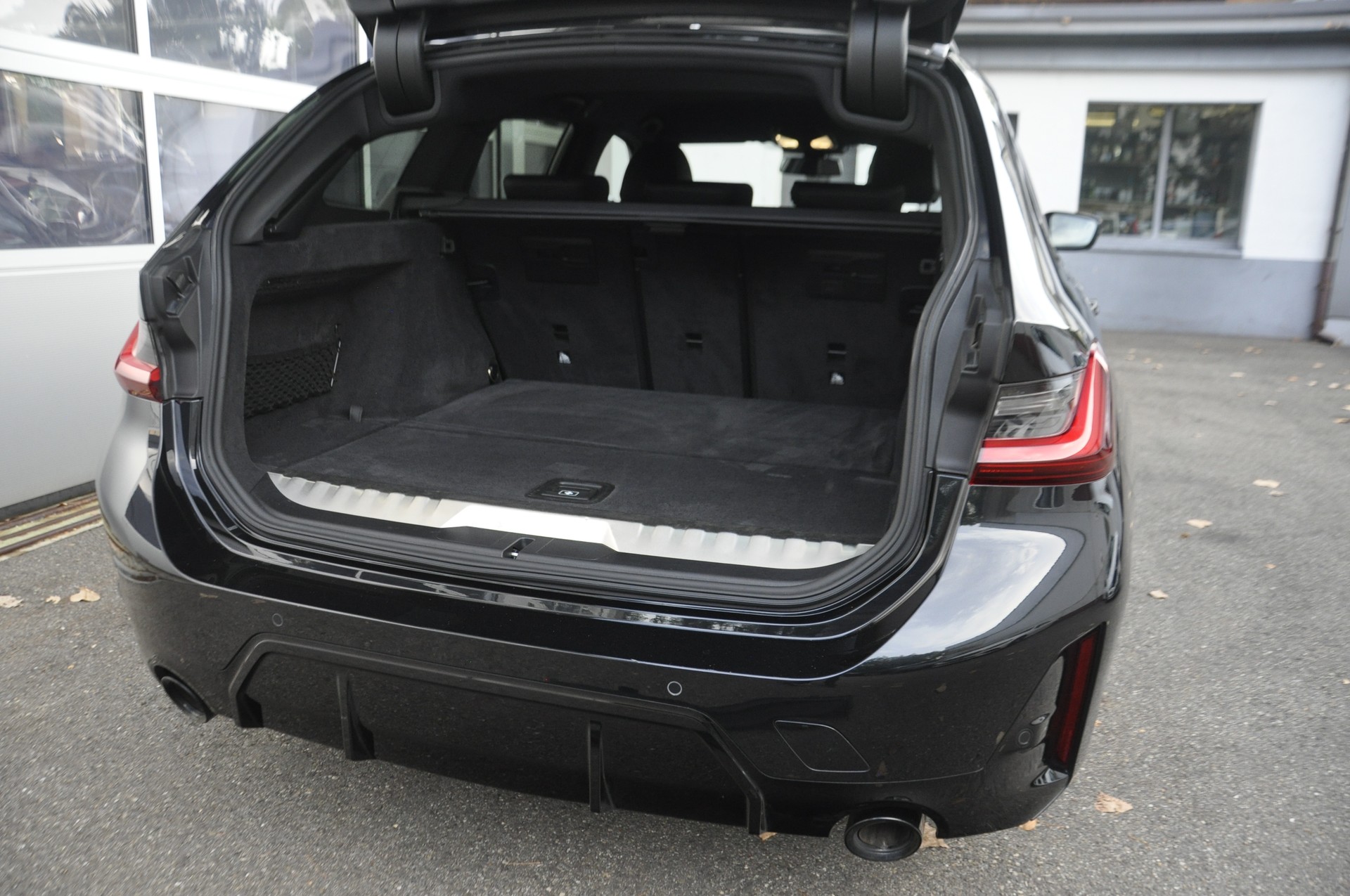 BMW 320e xDrive Touring Steptronic M Sport Pro-image-14