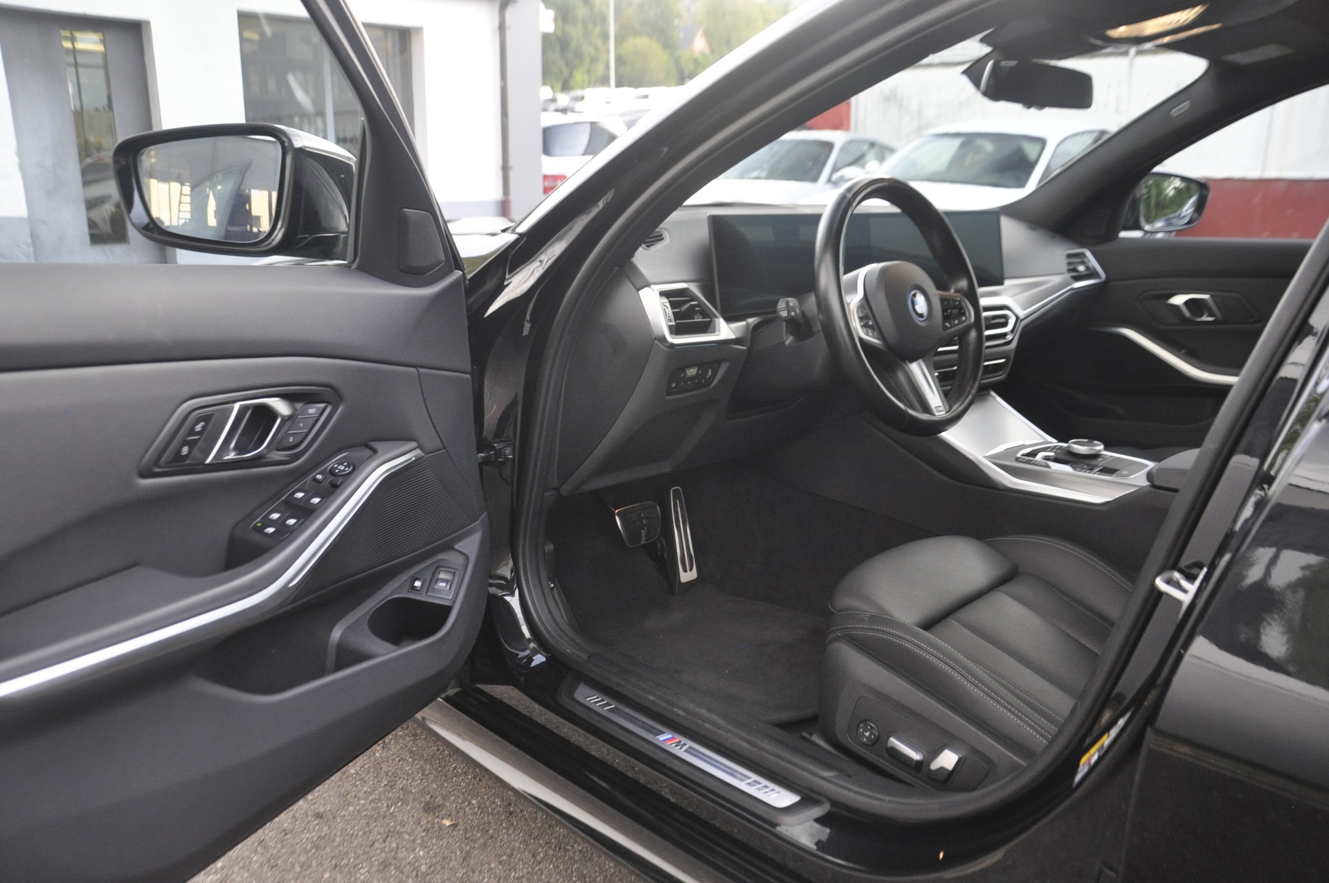 BMW 320e xDrive Touring Steptronic M Sport Pro-image-3