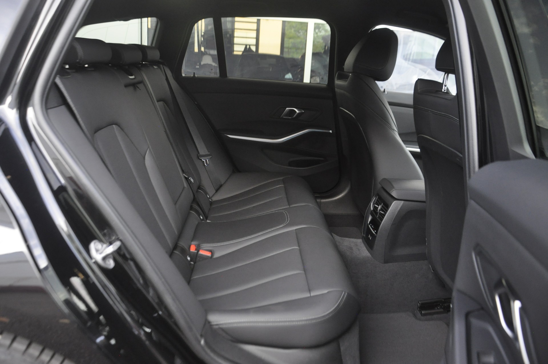 BMW 320e xDrive Touring Steptronic M Sport Pro-image-7