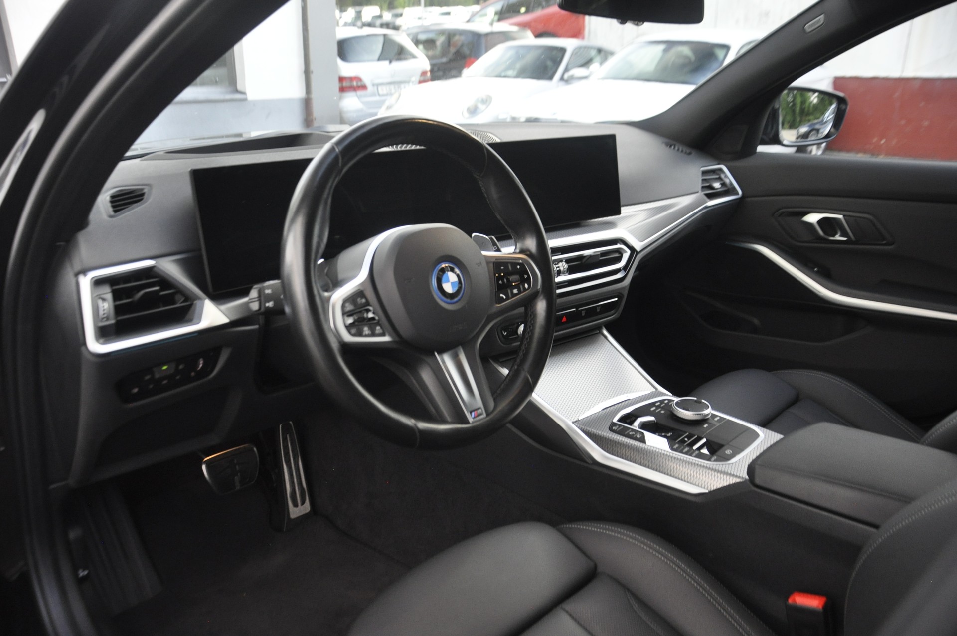 BMW 320e xDrive Touring Steptronic M Sport Pro-image-5