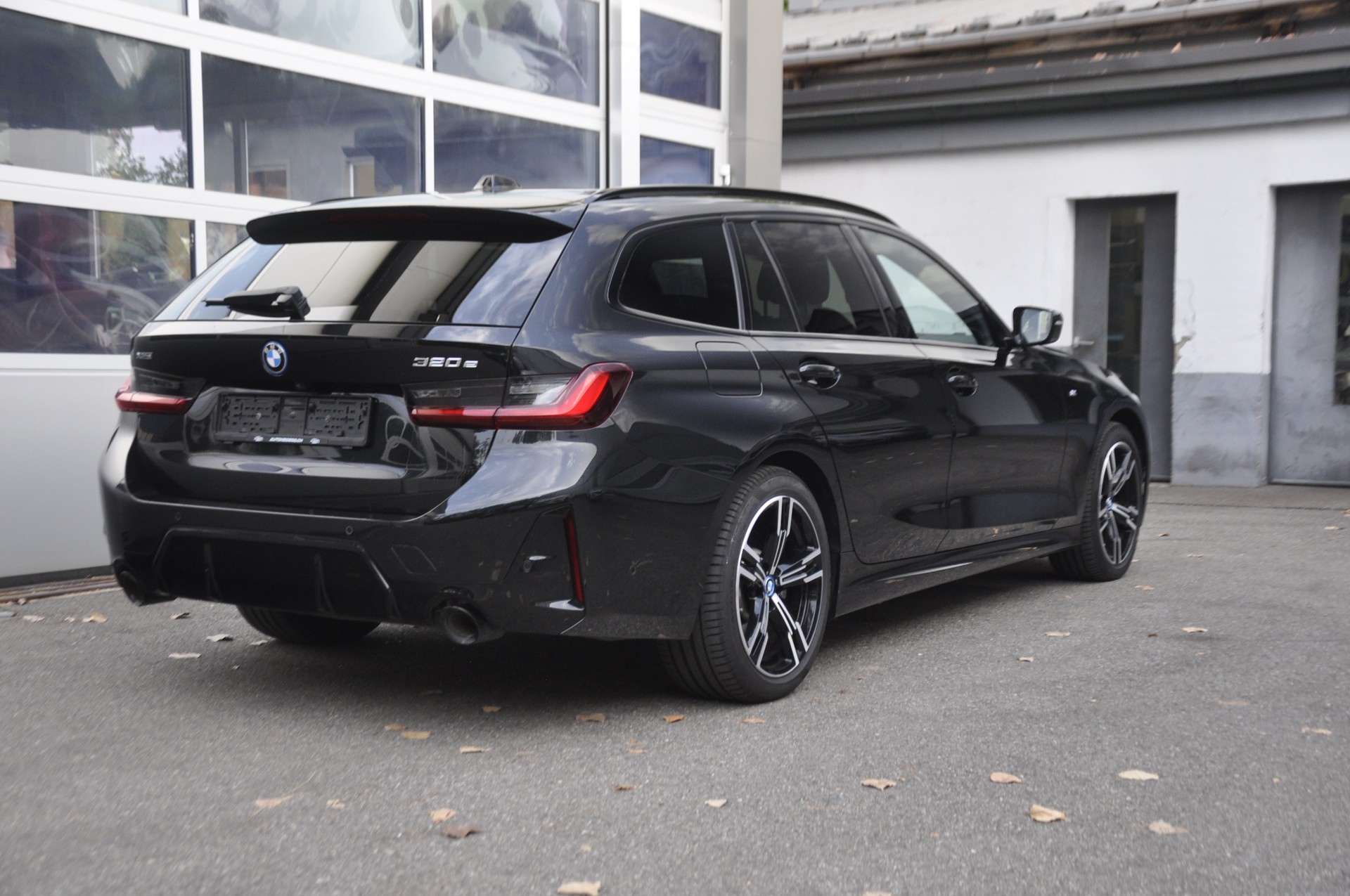 BMW 320e xDrive Touring Steptronic M Sport Pro-image-2