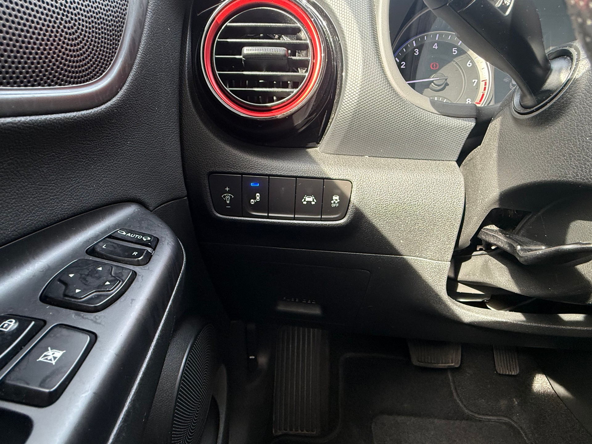 HYUNDAI Kona 1.6 T-GDi Amplia 4WD DCT-image-12