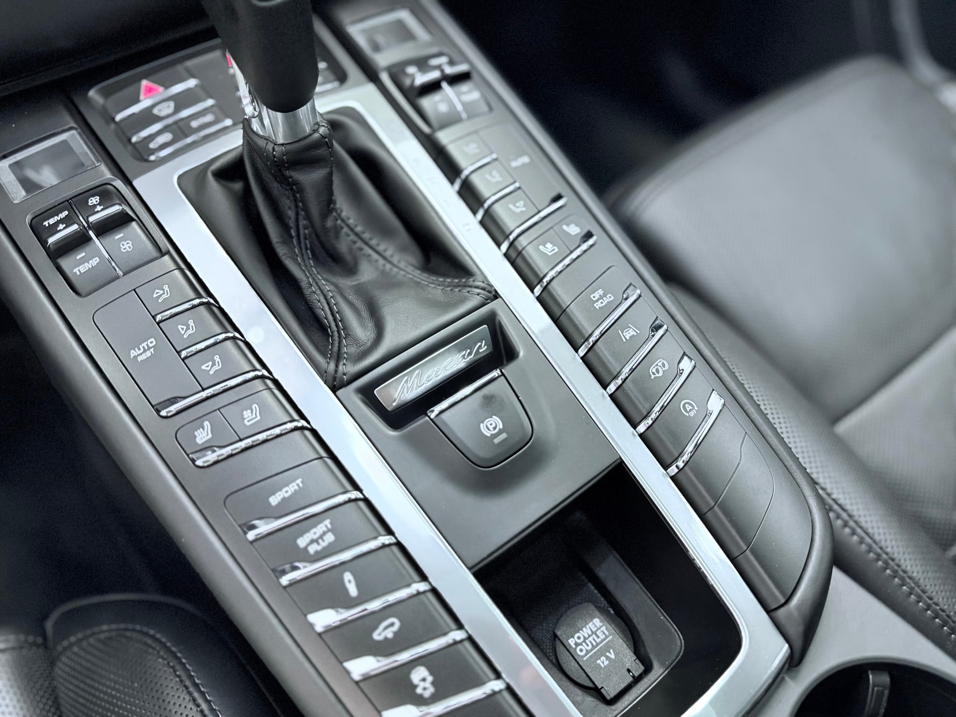 PORSCHE Macan GTS PDK-image-23