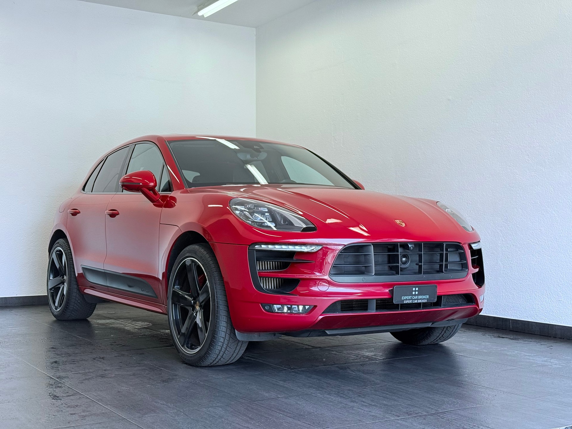 PORSCHE Macan GTS PDK-image-1