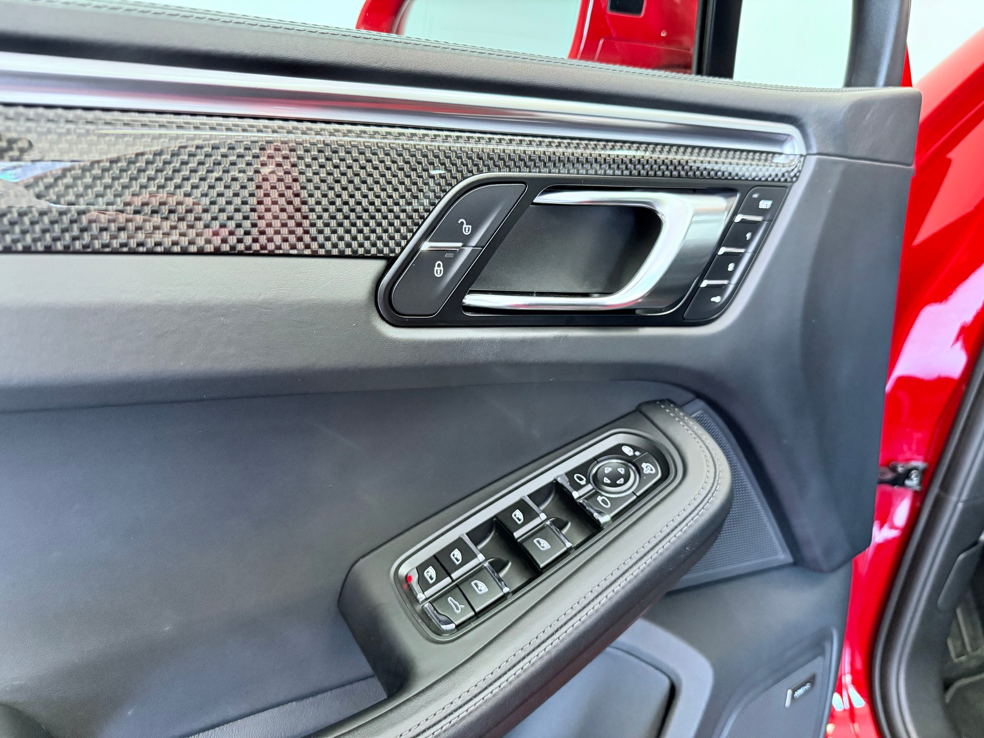 PORSCHE Macan GTS PDK-image-18