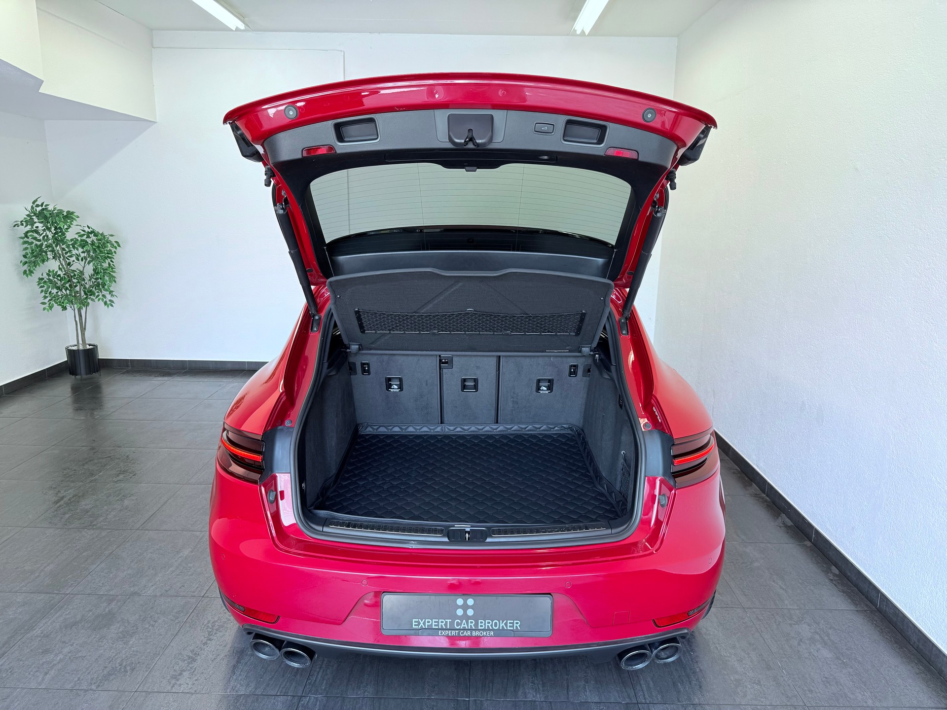 PORSCHE Macan GTS PDK-image-10