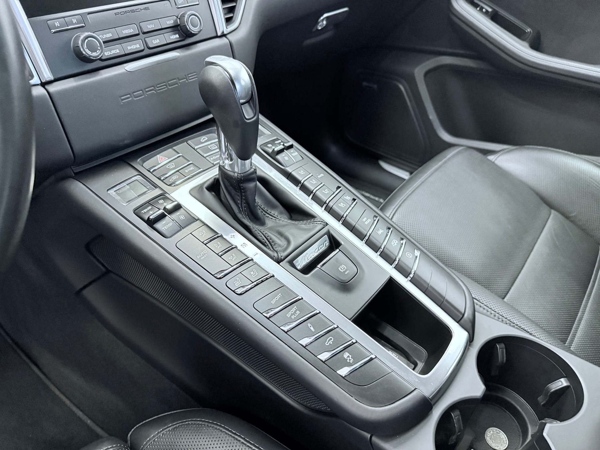 PORSCHE Macan GTS PDK-image-20