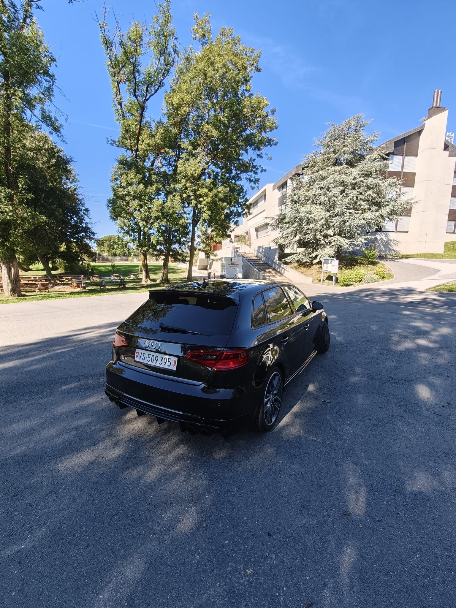 AUDI 2.0 T FSI quattro S-Tronic-image-2