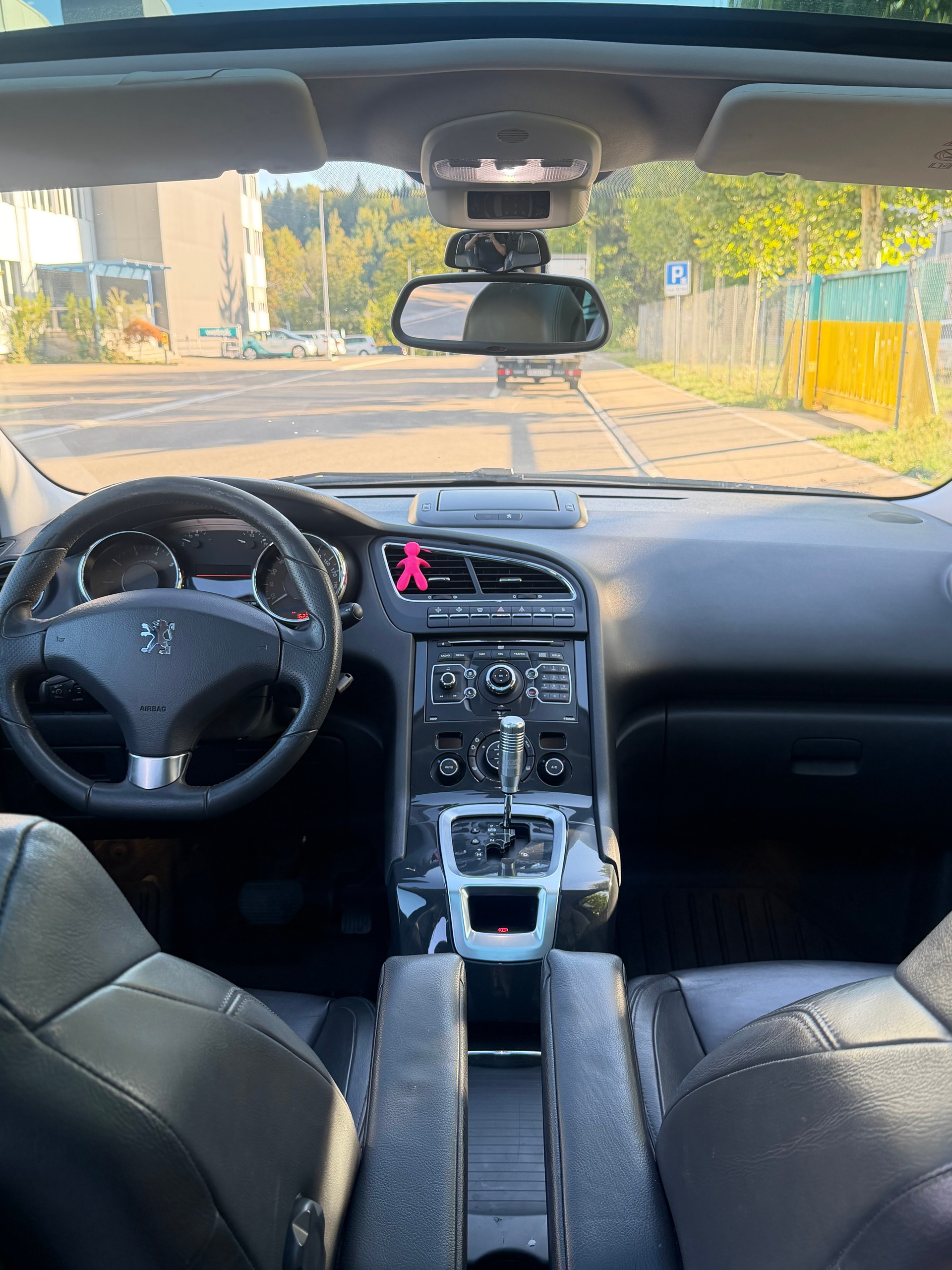 PEUGEOT 5008 1.6 16V T Sport Pack Automatic-image-6