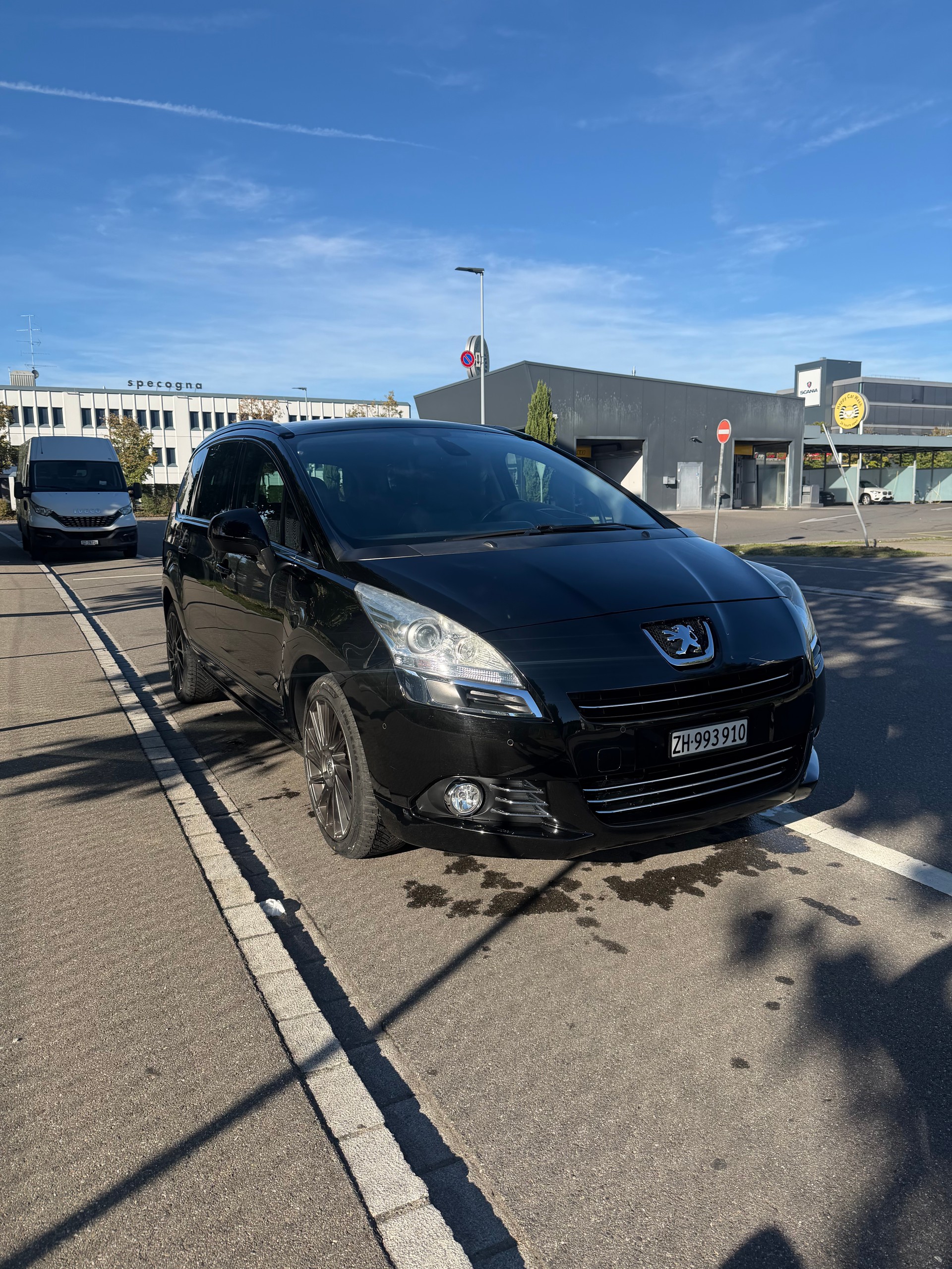 PEUGEOT 5008 1.6 16V T Sport Pack Automatic-image-1
